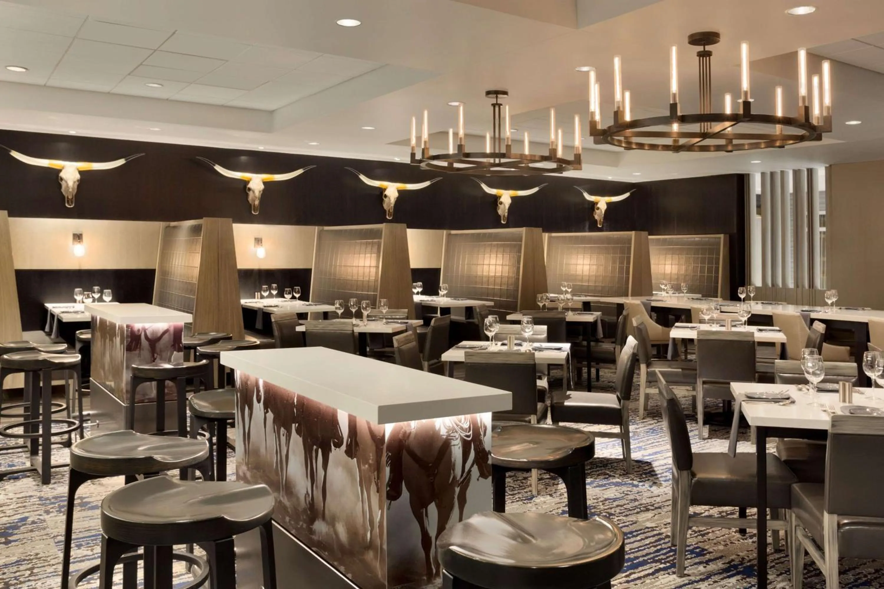 Restaurant/places to eat in Embassy Suites Dallas - DFW Airport North