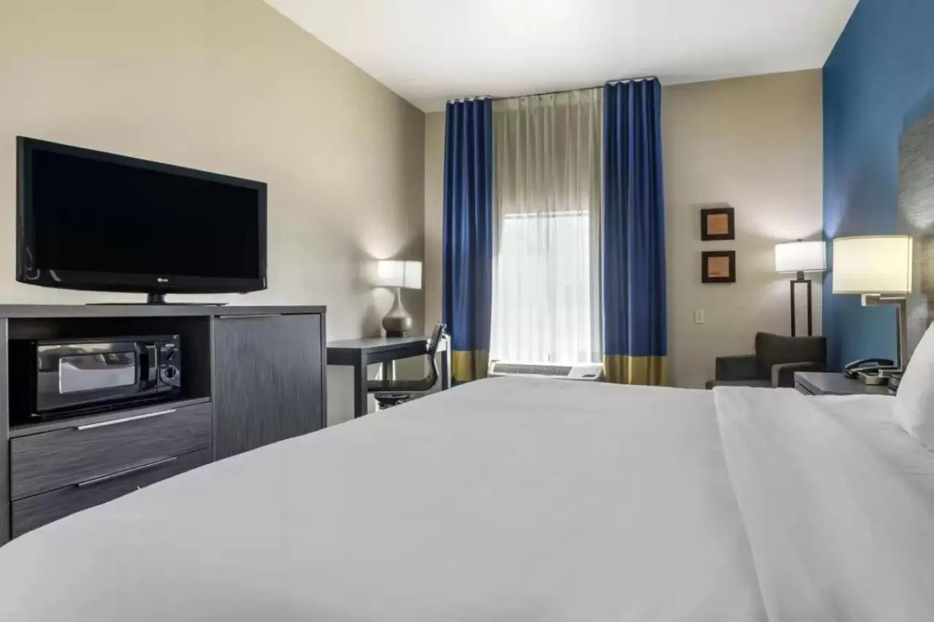 Photo of the whole room, Bed in Comfort Inn & Suites Pauls Valley - City Lake