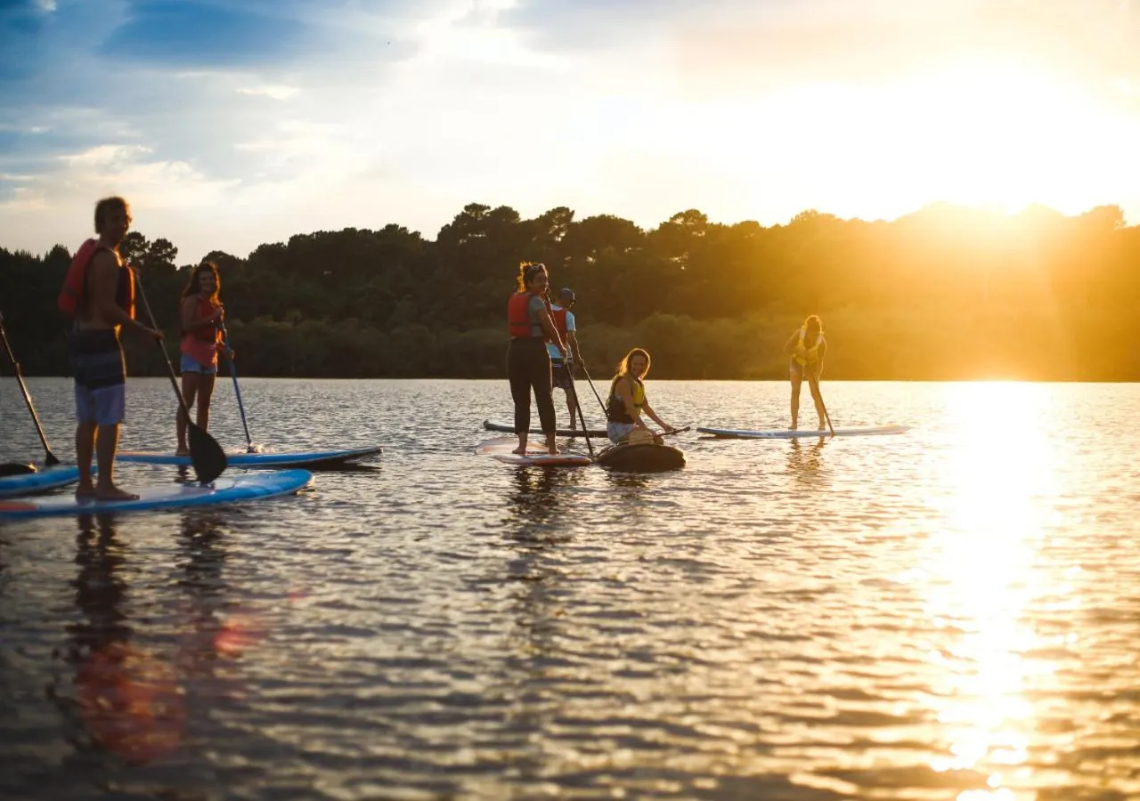 Hoya Surf Camp - Activités + logements