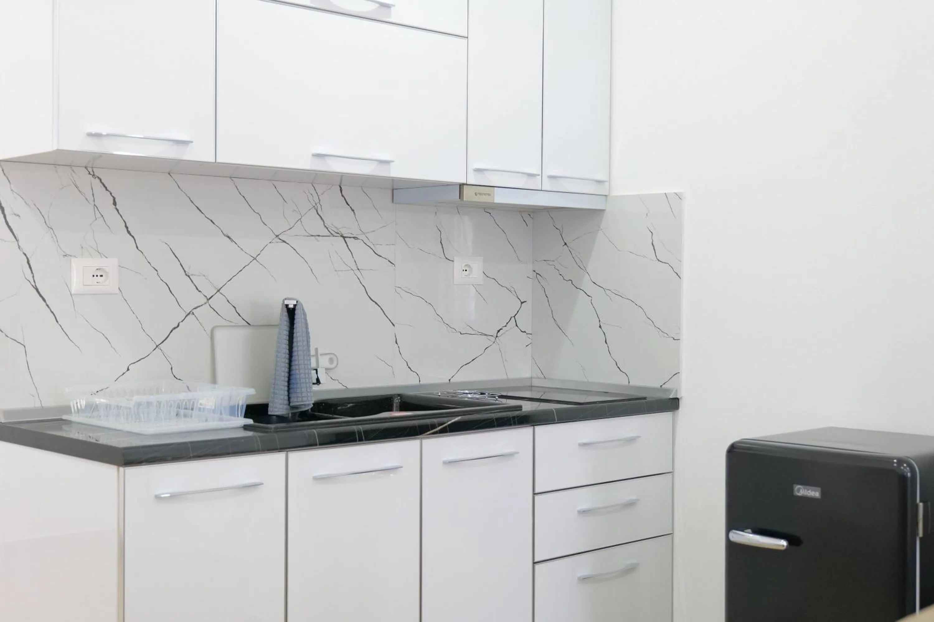 Kitchen or kitchenette in Lux Apartments