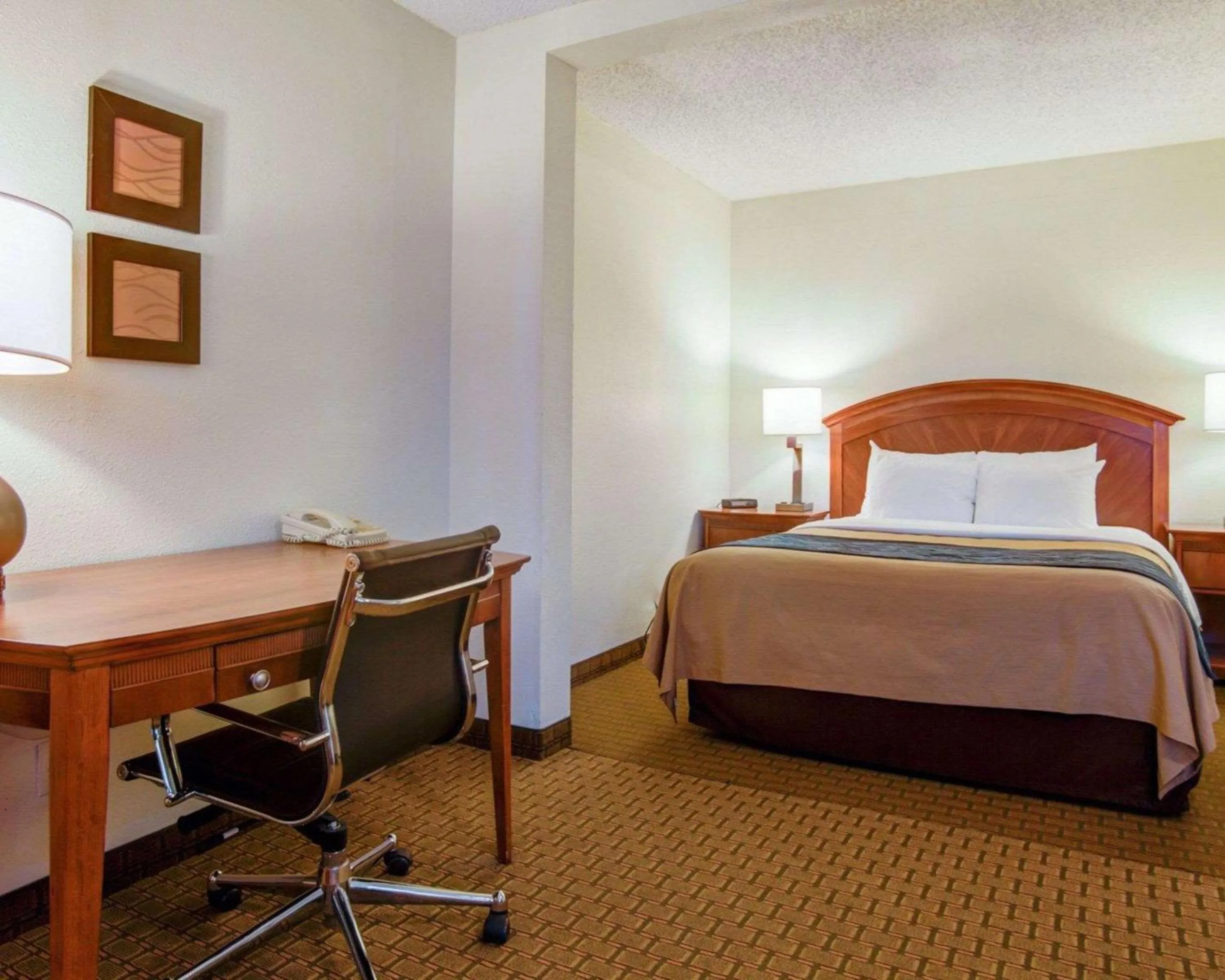 Photo of the whole room in Hotel Muskogee