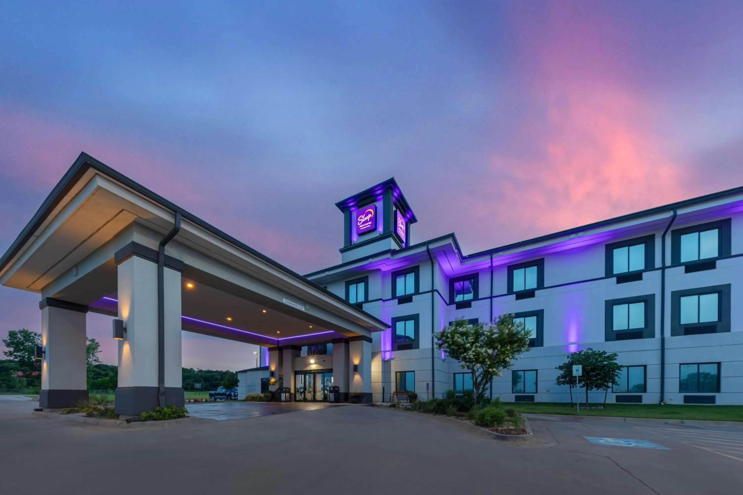 Property building in Sleep Inn & Suites Norman near University