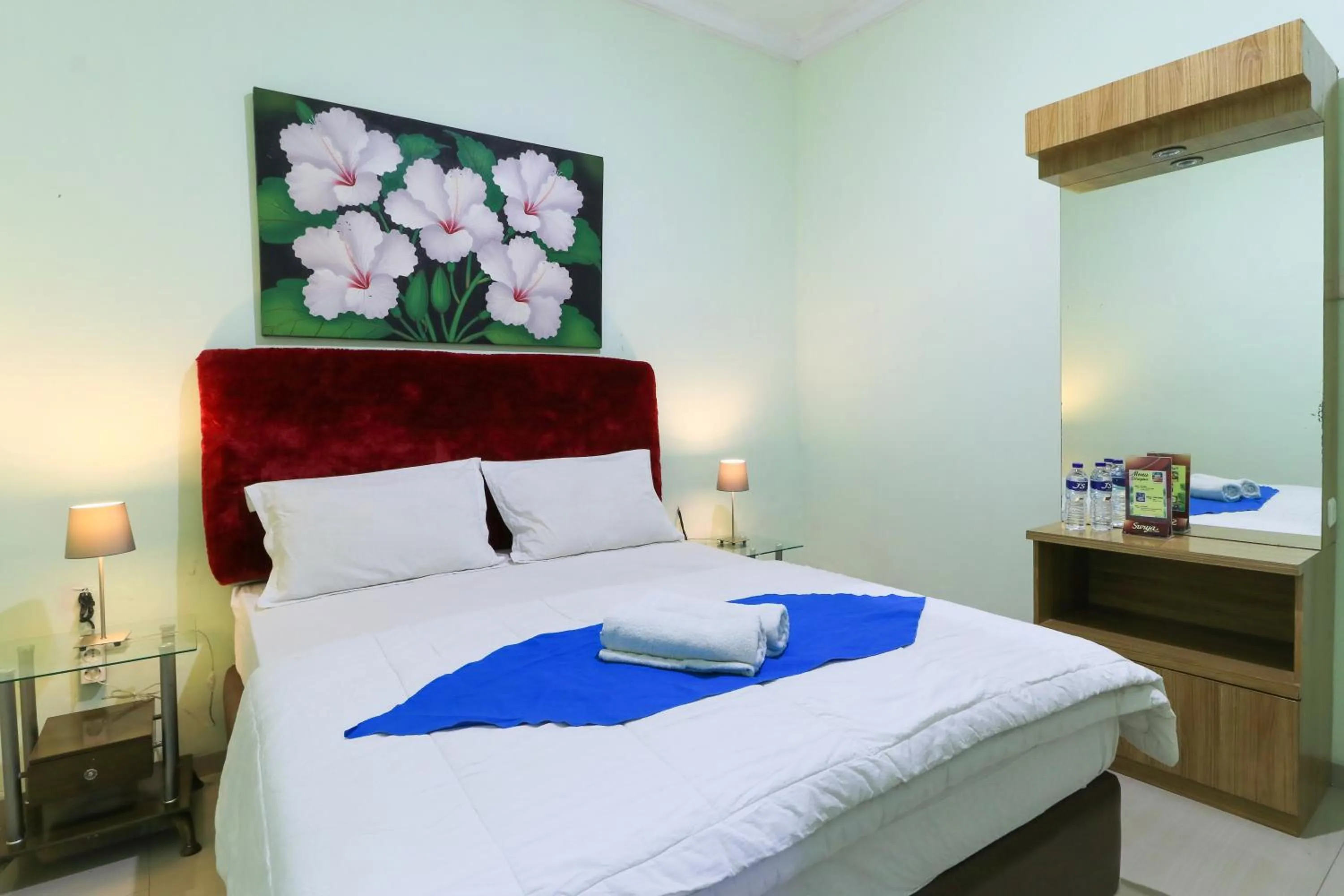 Bedroom, Bed in Labuana Homestay and Cafe Garden Makassar