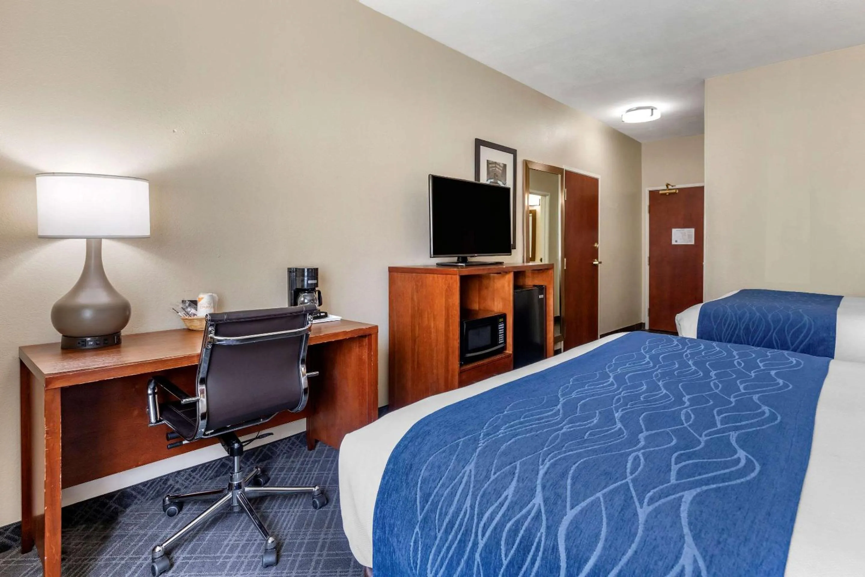 Photo of the whole room, Bed in Comfort Inn Oklahoma City South - I-240