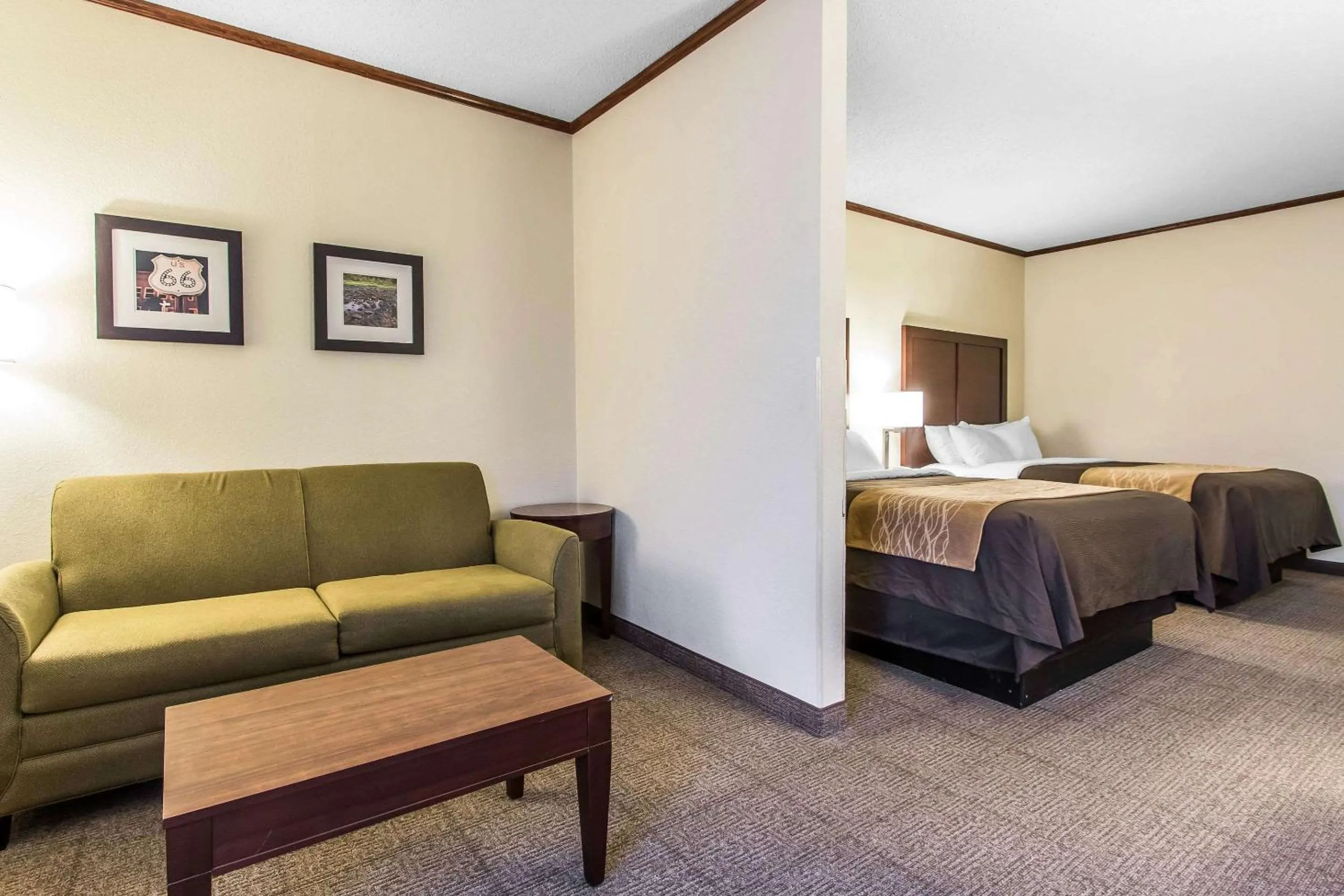 Photo of the whole room, Bed in Ardmore Inn & Suites Ardmore