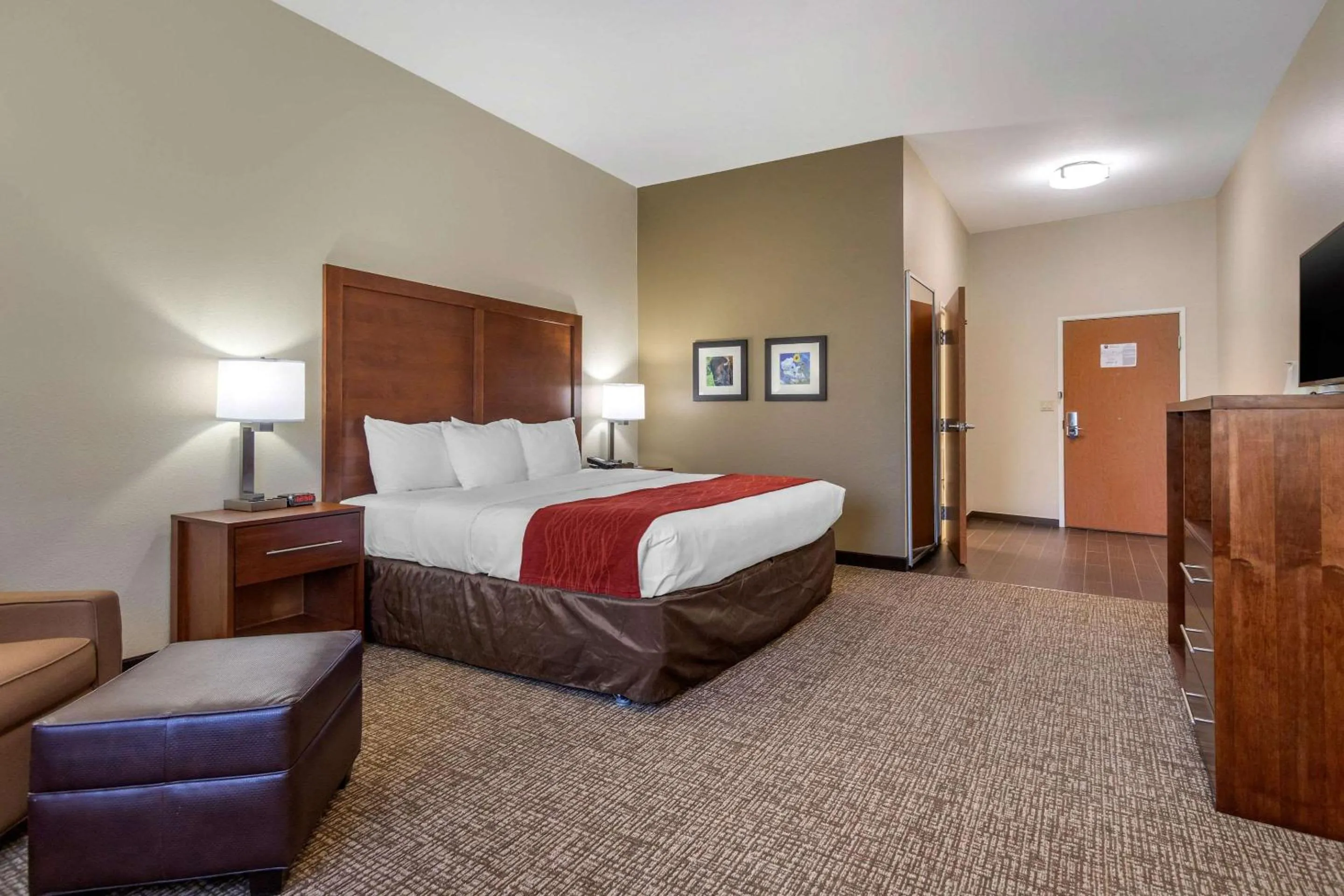 Bedroom, Bed in Comfort Inn & Suites Glenpool
