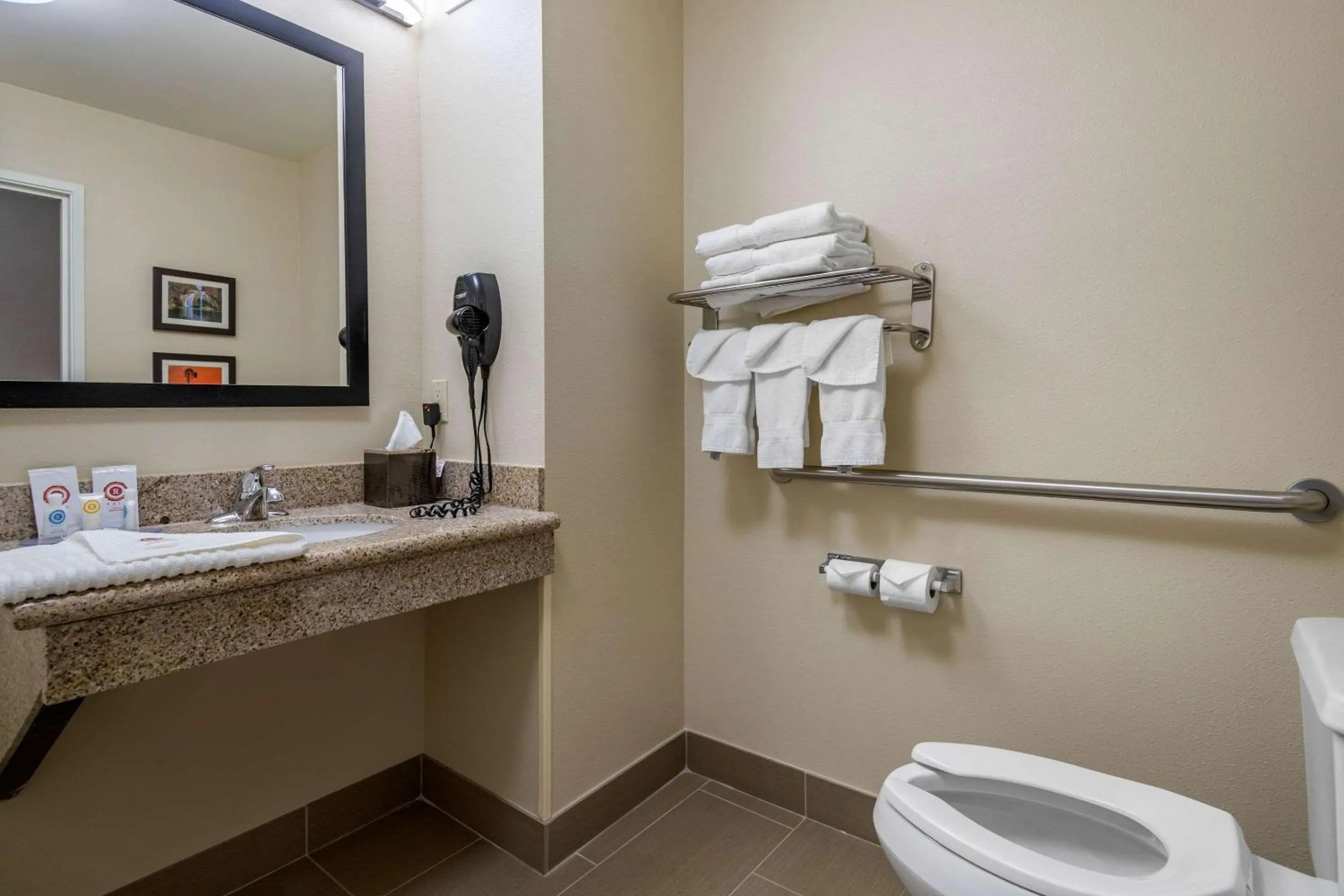 Bedroom in Comfort Inn & Suites Glenpool