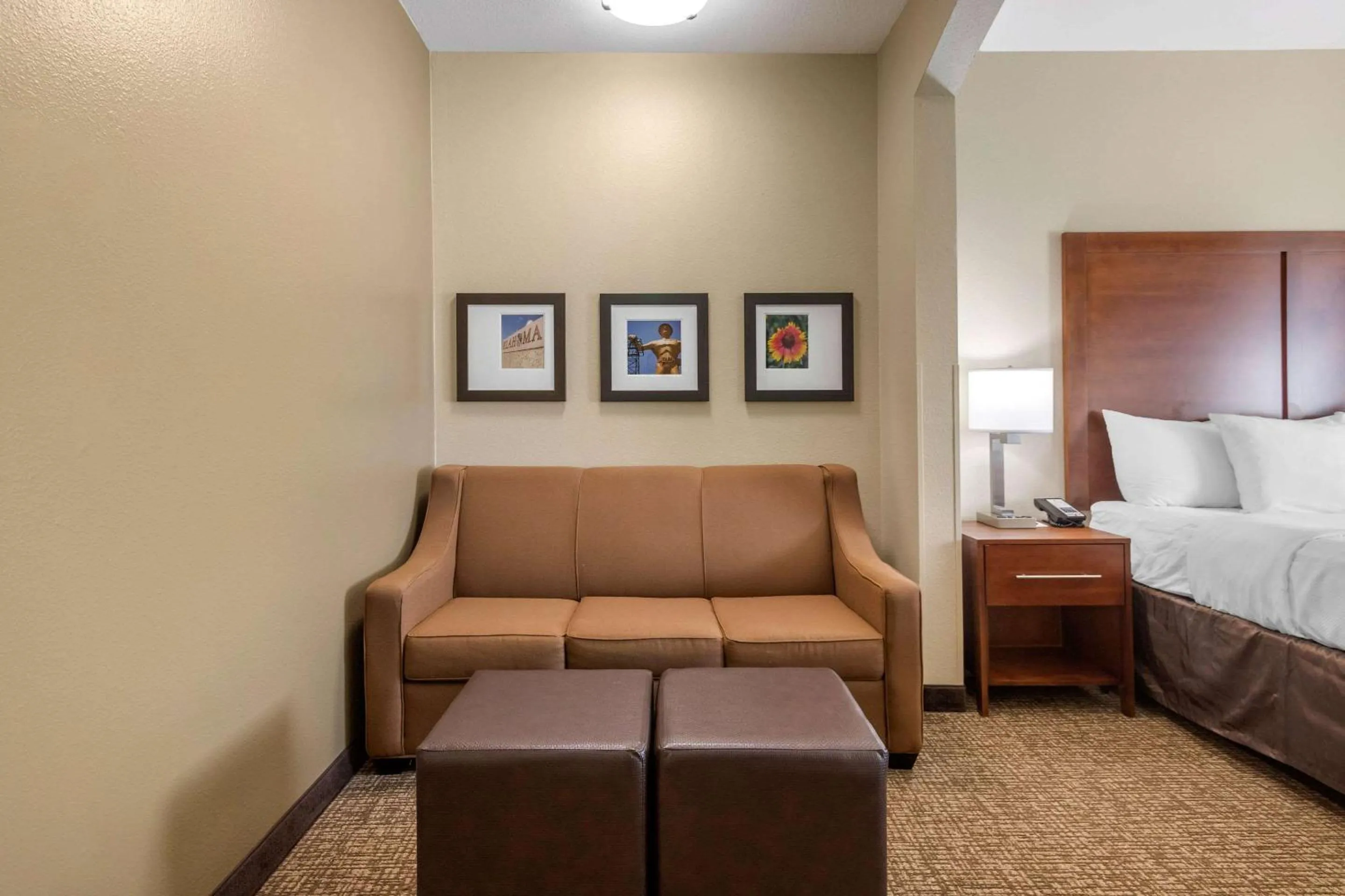 Bedroom, Bed in Comfort Inn & Suites Glenpool