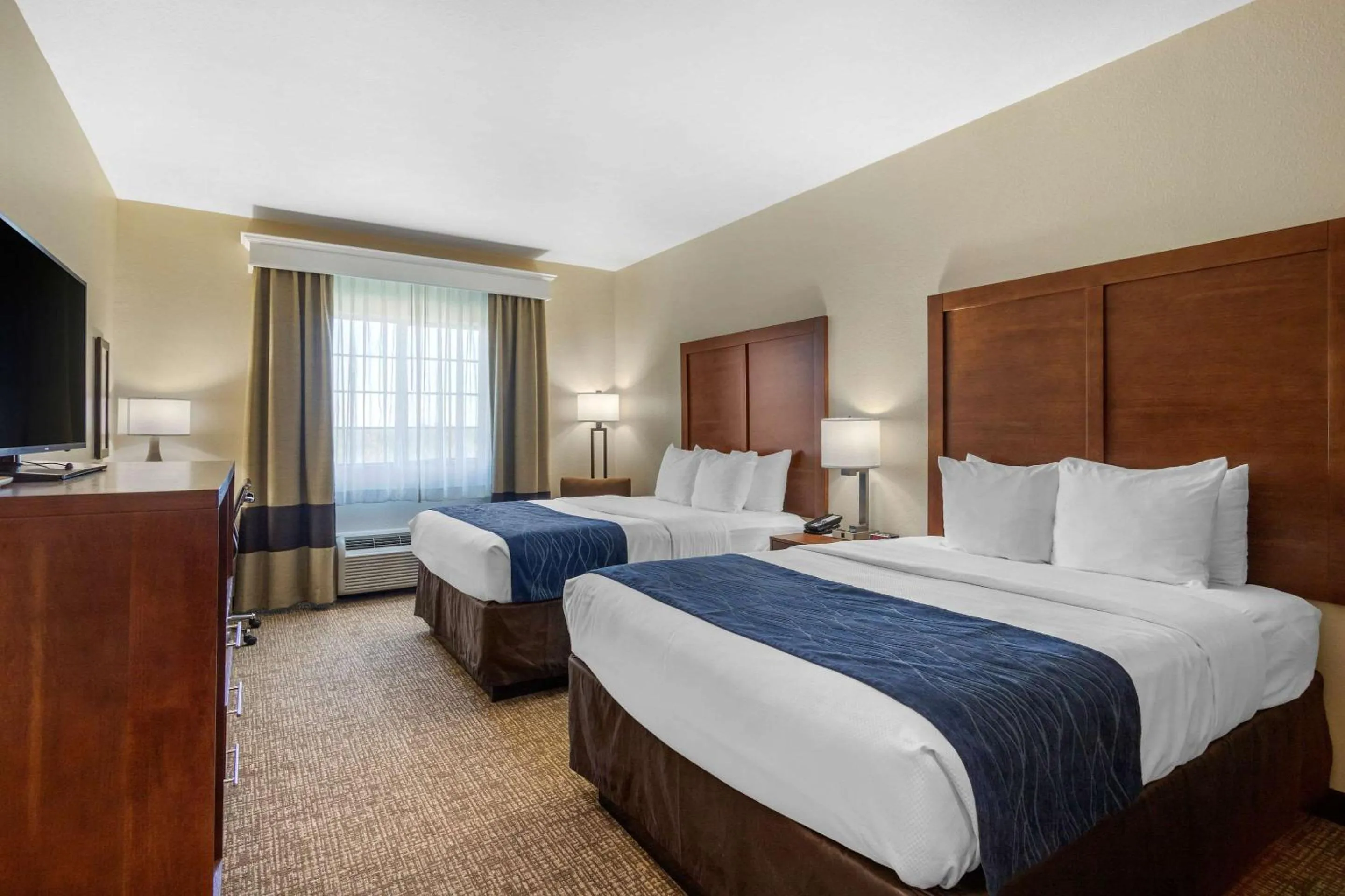 Bedroom, Bed in Comfort Inn & Suites Glenpool