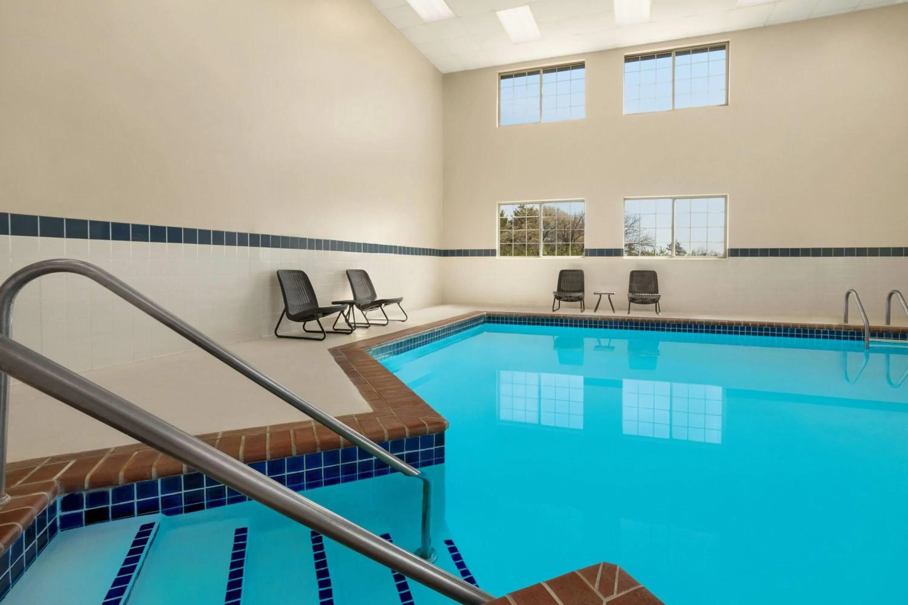 Swimming pool in Baymont by Wyndham Blackwell I-35