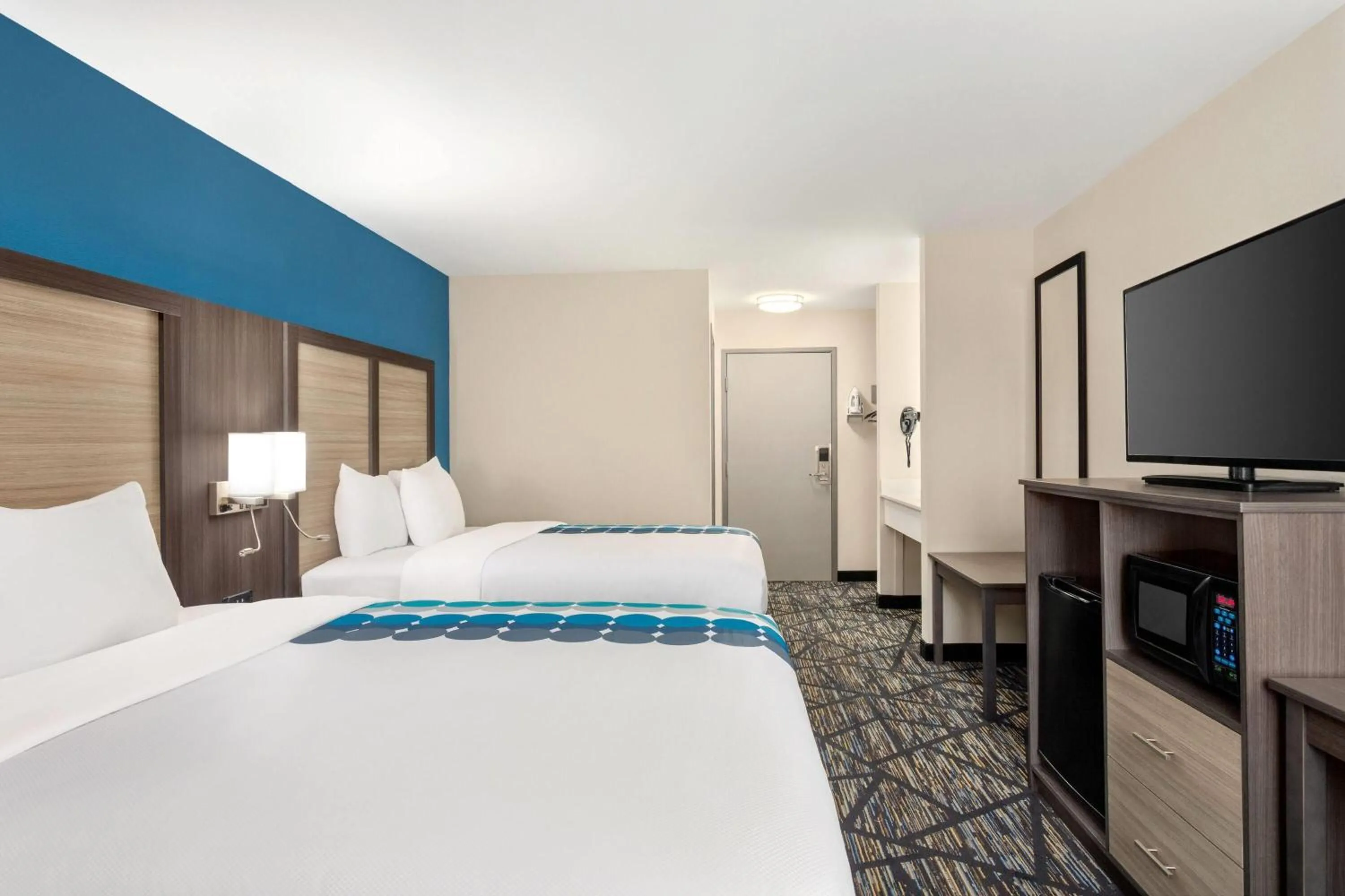 Bed in Baymont by Wyndham Blackwell I-35