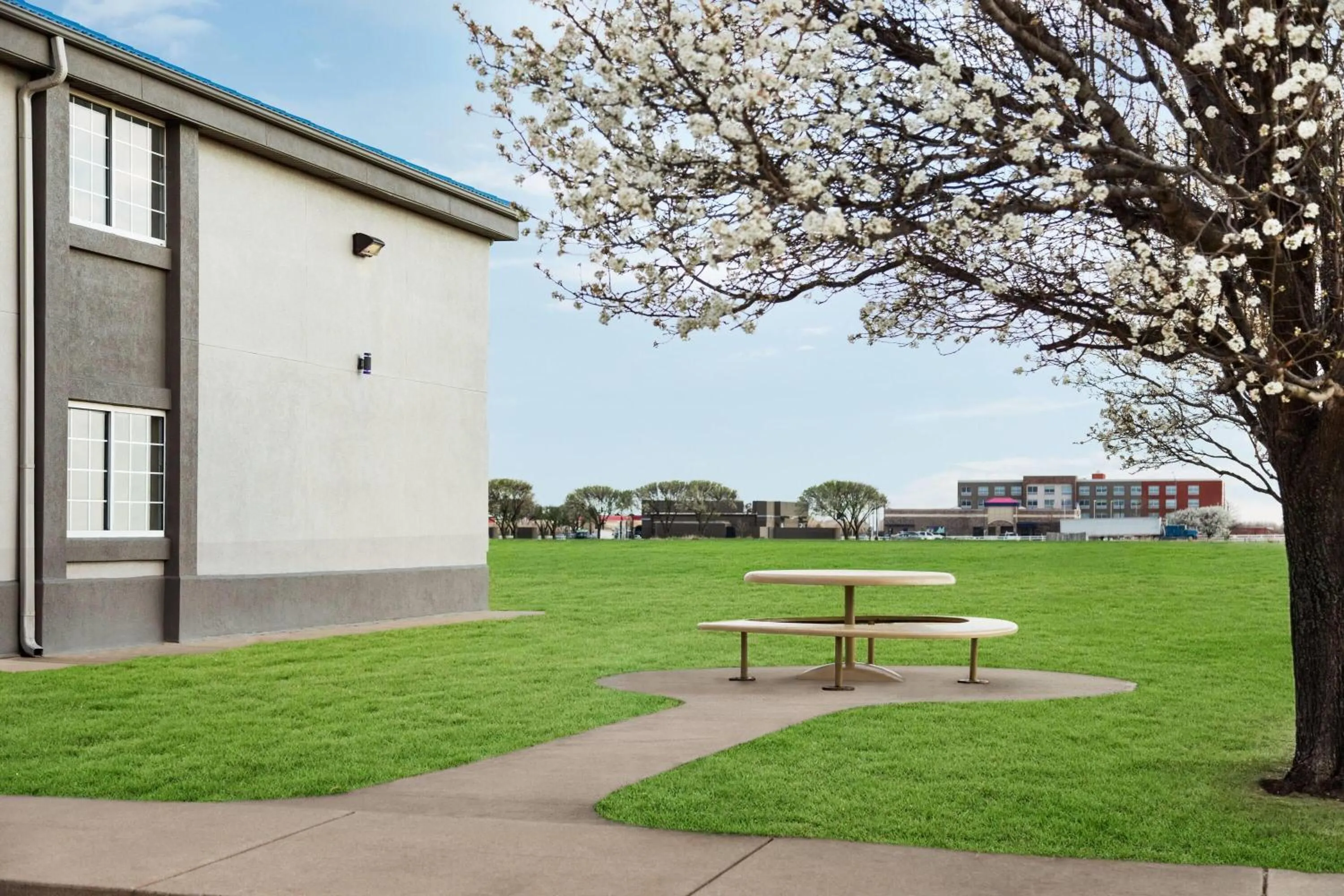 Inner courtyard view in Baymont by Wyndham Blackwell I-35