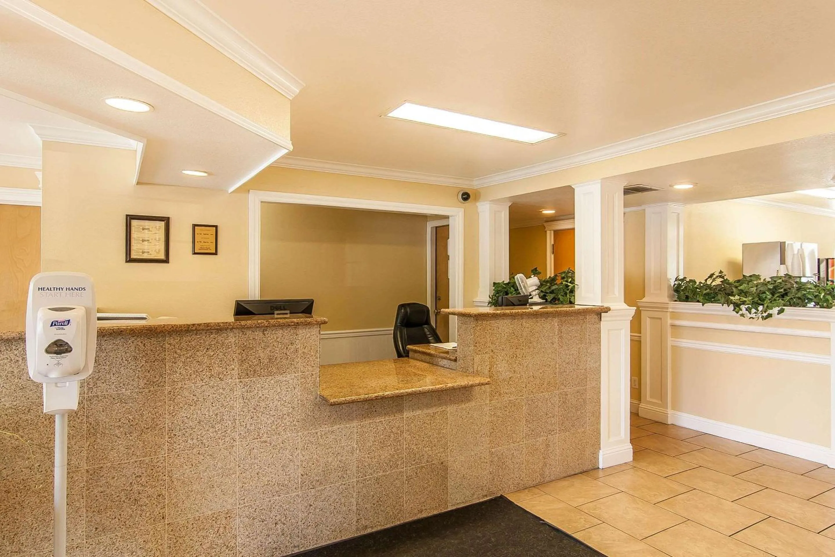 Lobby or reception in Quality Inn
