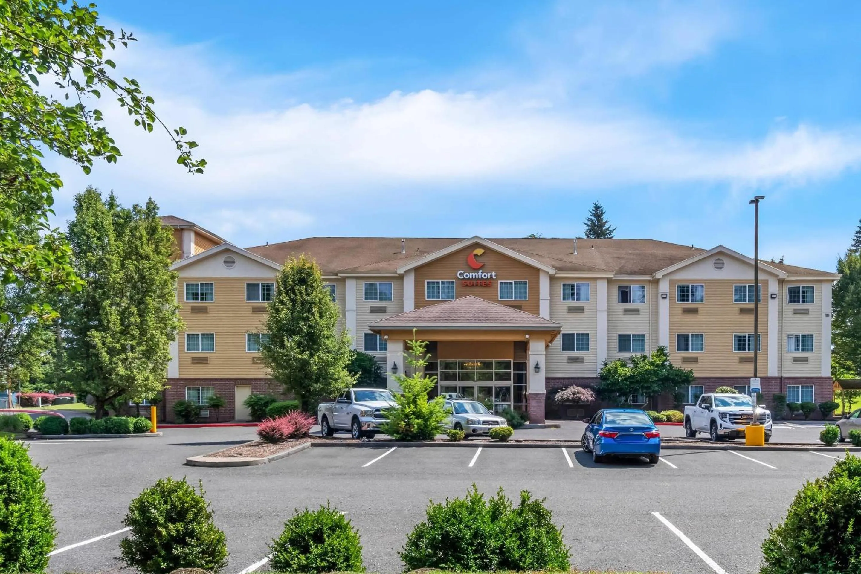 Property building in Comfort Suites Clackamas