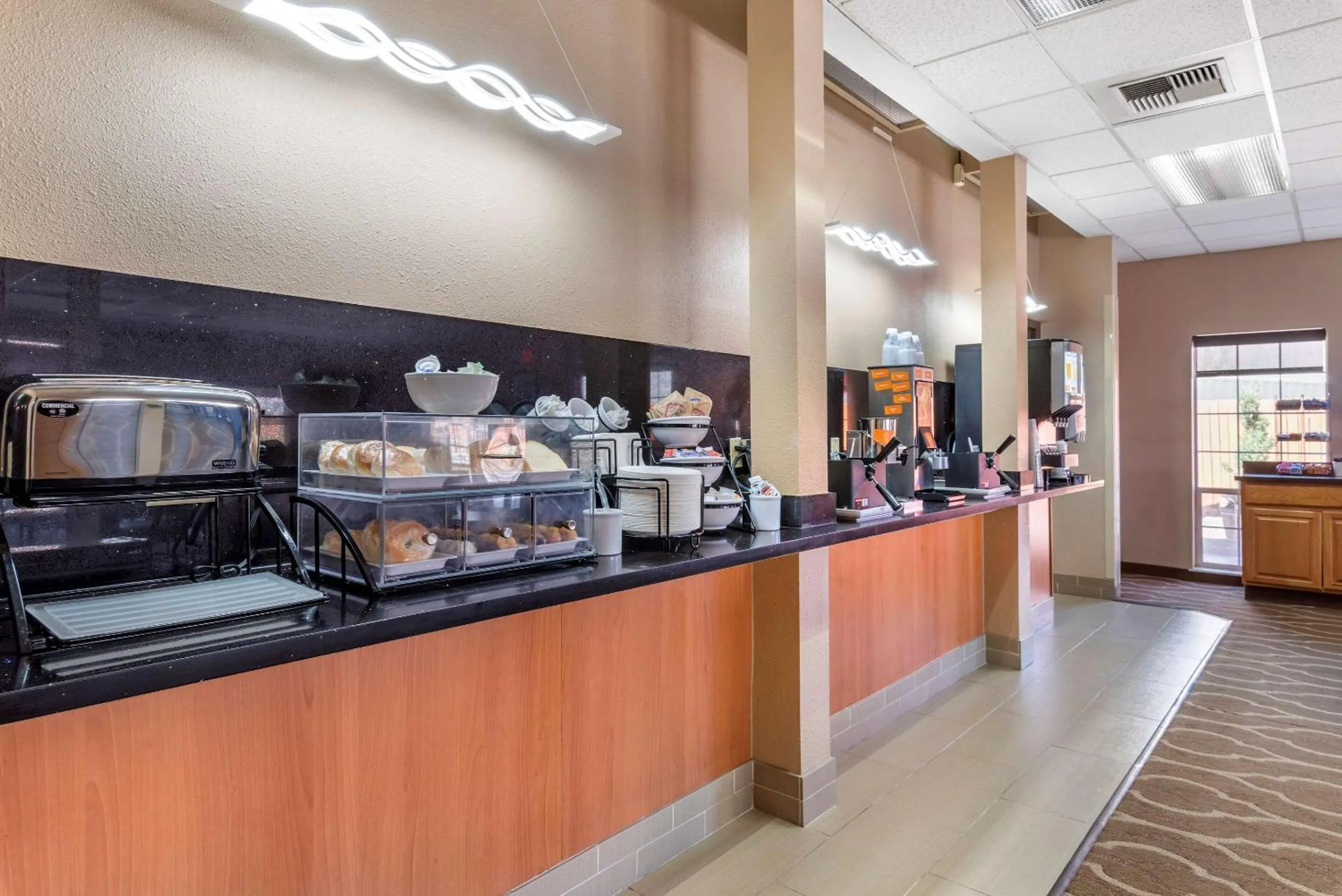 Restaurant/places to eat in Comfort Inn & Suites Klamath Falls