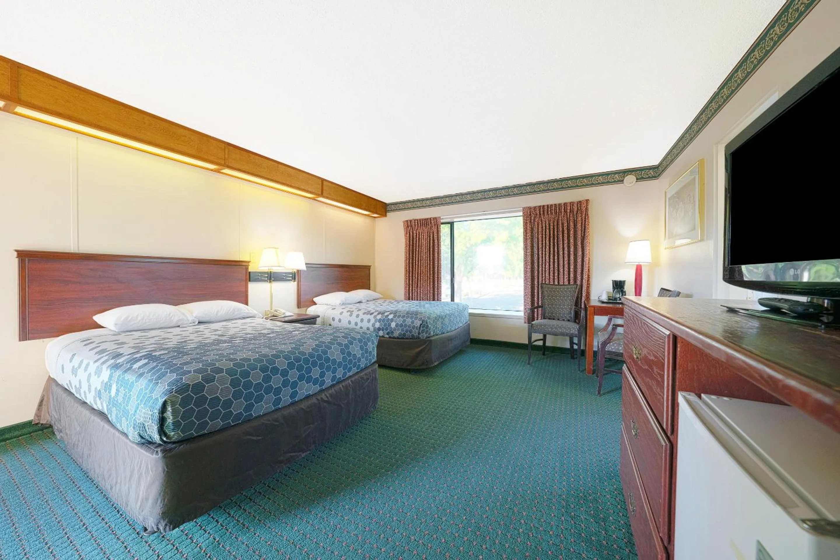 Bedroom, Bed in Broadway Inn Portland Downtown