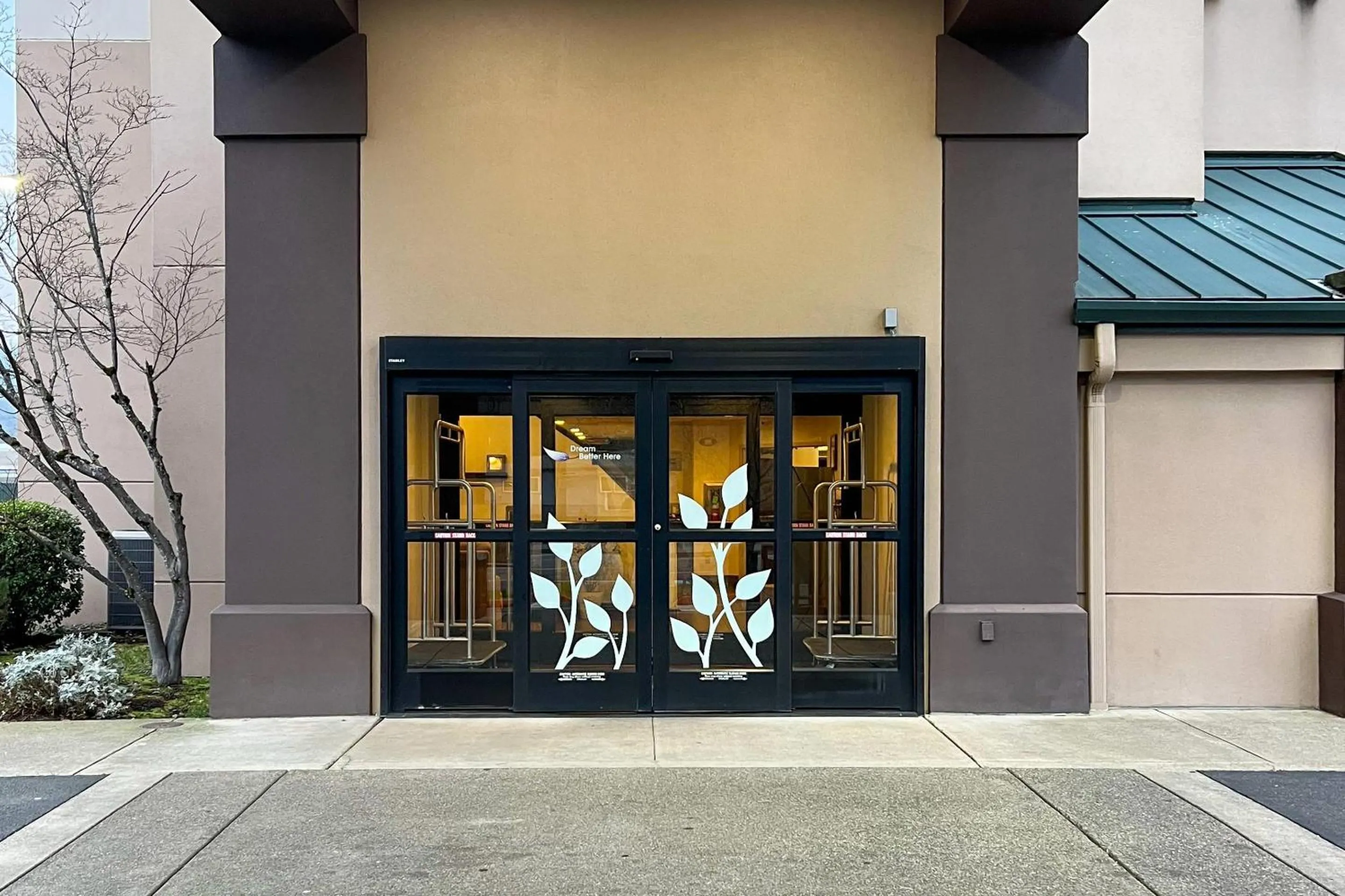 Property building in Sleep Inn & Suites Roseburg North Near Medical Center