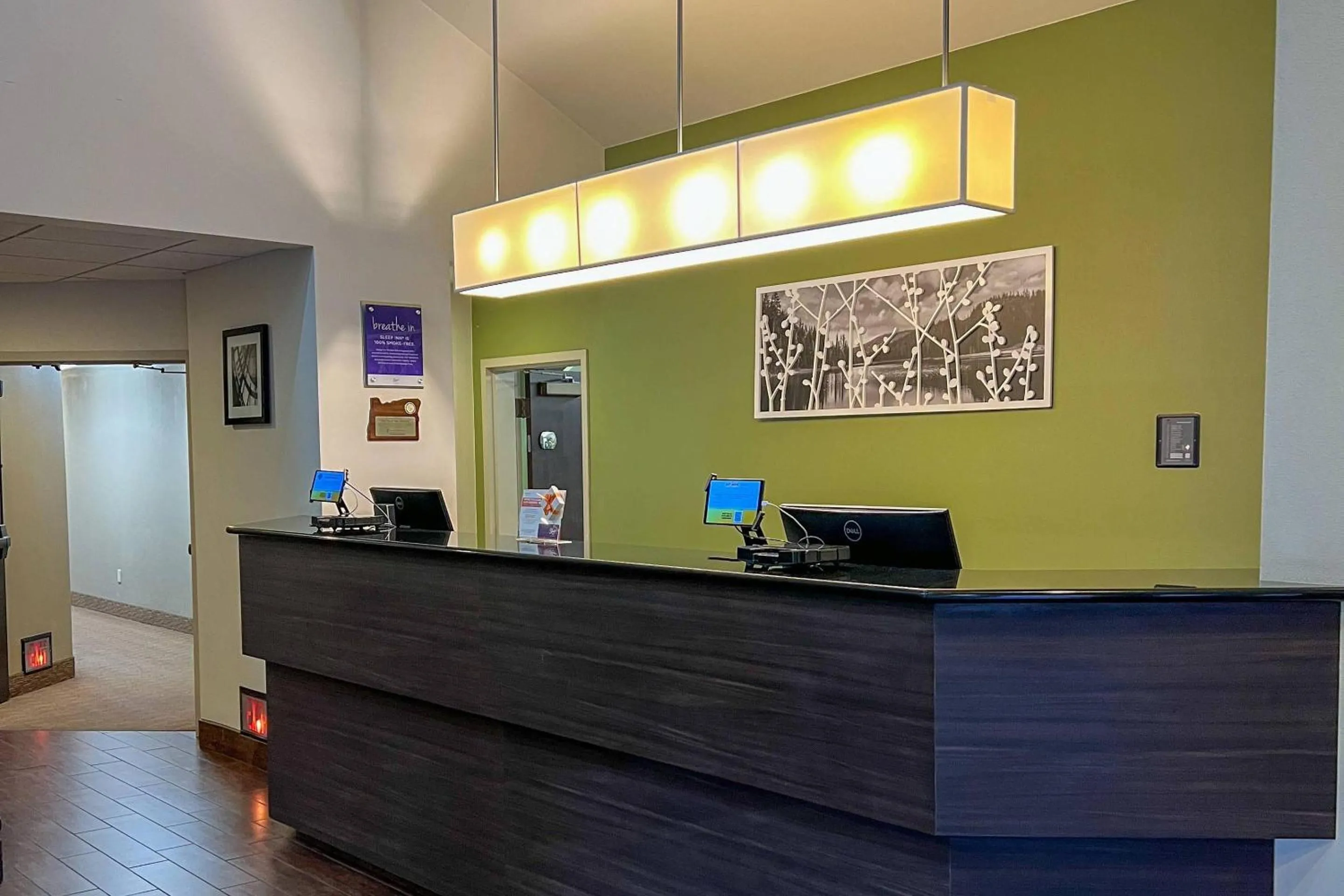 Lobby or reception in Sleep Inn & Suites Roseburg North Near Medical Center