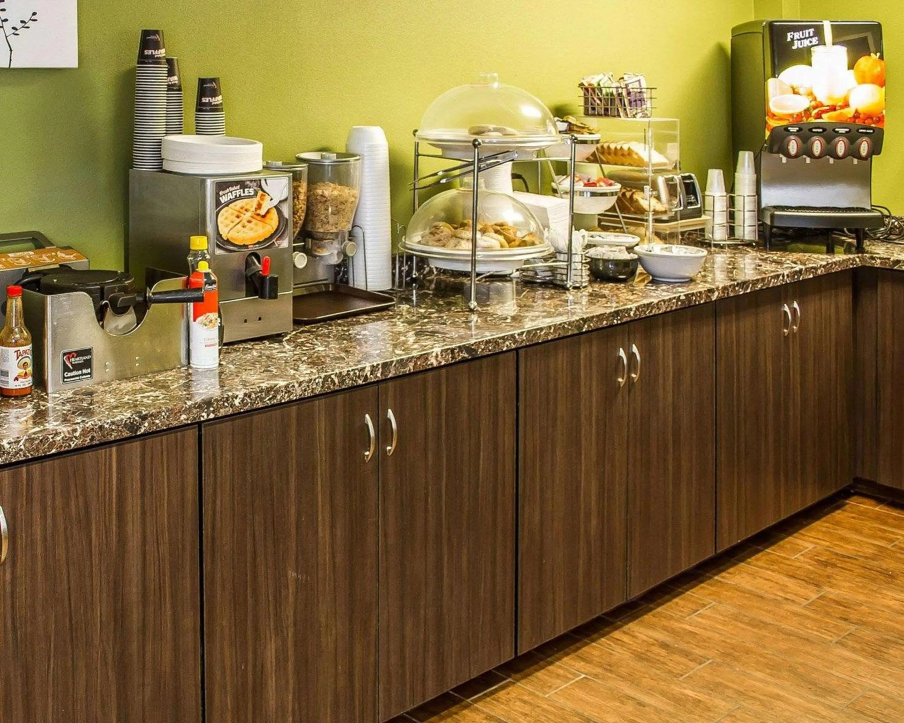 Breakfast in Sleep Inn & Suites Roseburg North Near Medical Center