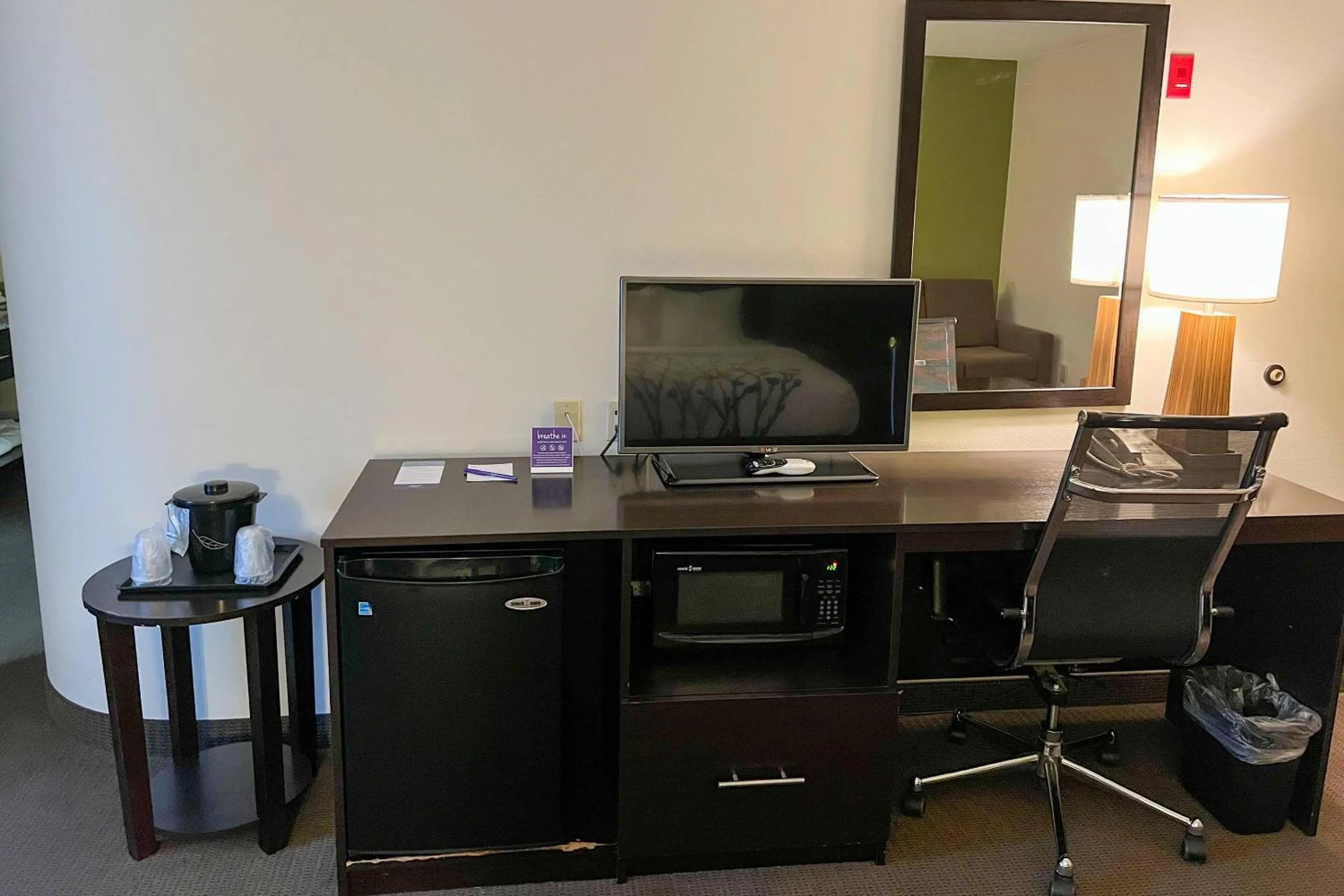 Bedroom in Sleep Inn & Suites Roseburg North Near Medical Center