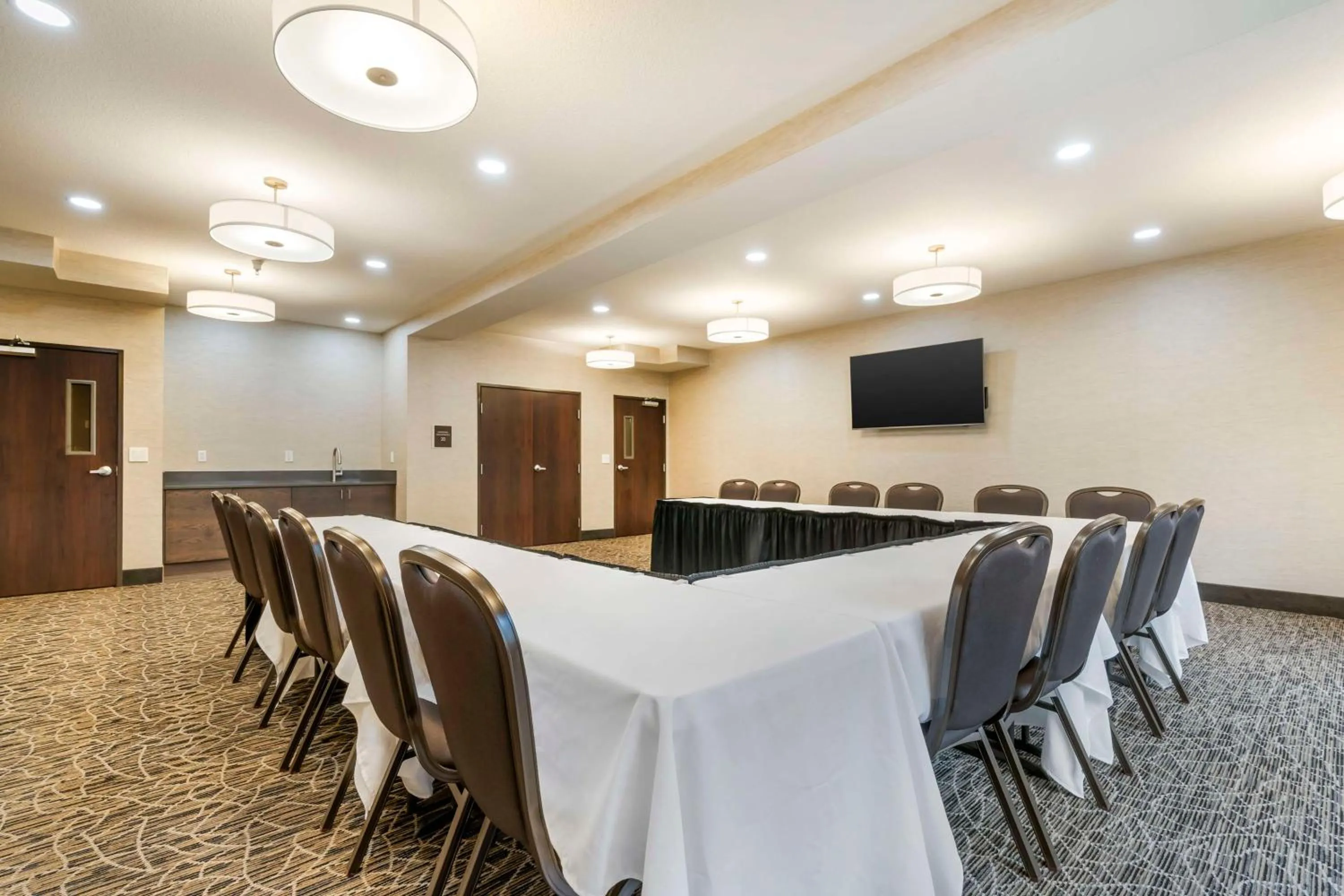 Meeting/conference room in Best Western Columbia River Waterfront Hotel Astoria