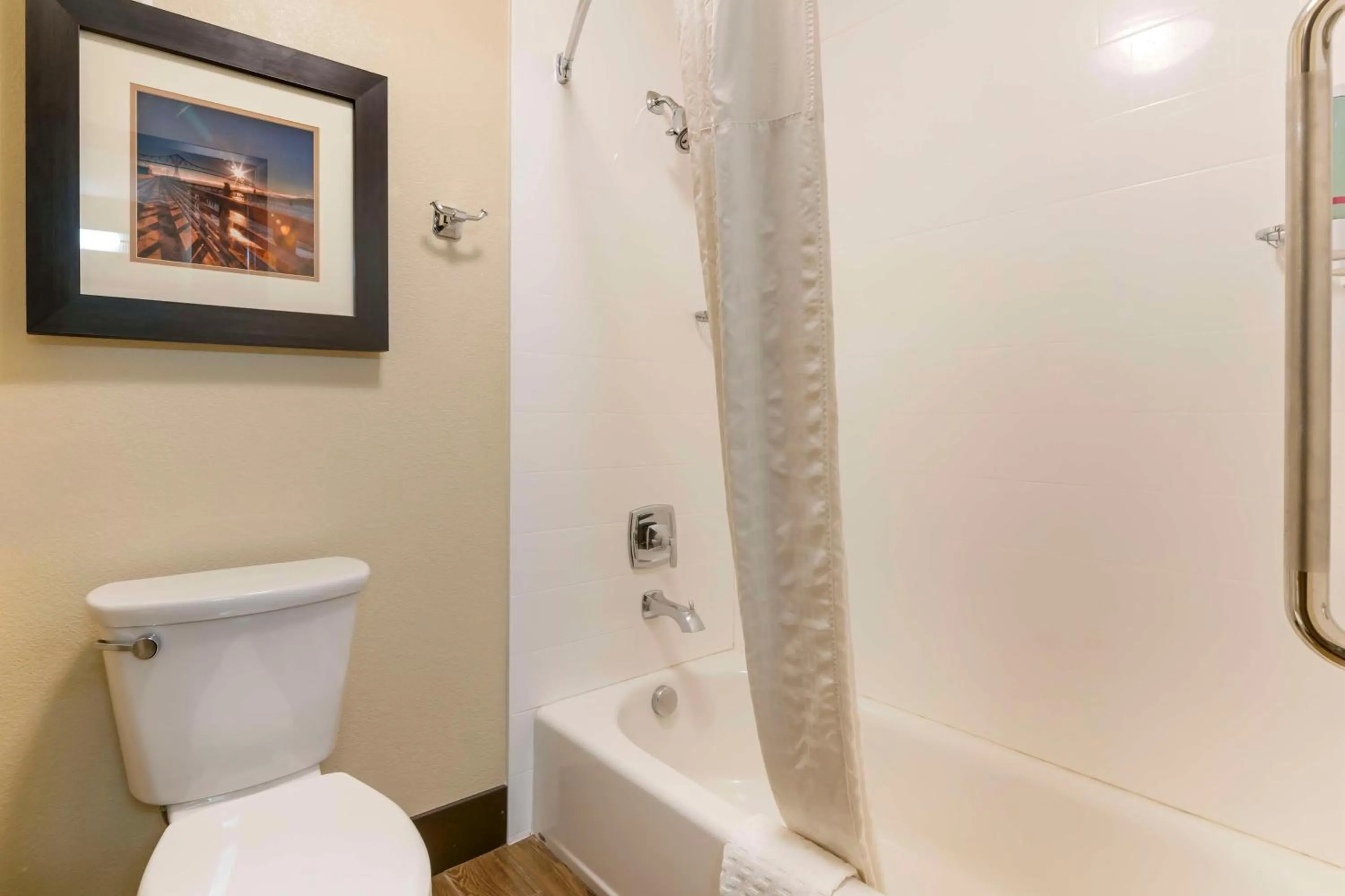 Bathroom in Best Western Columbia River Waterfront Hotel Astoria