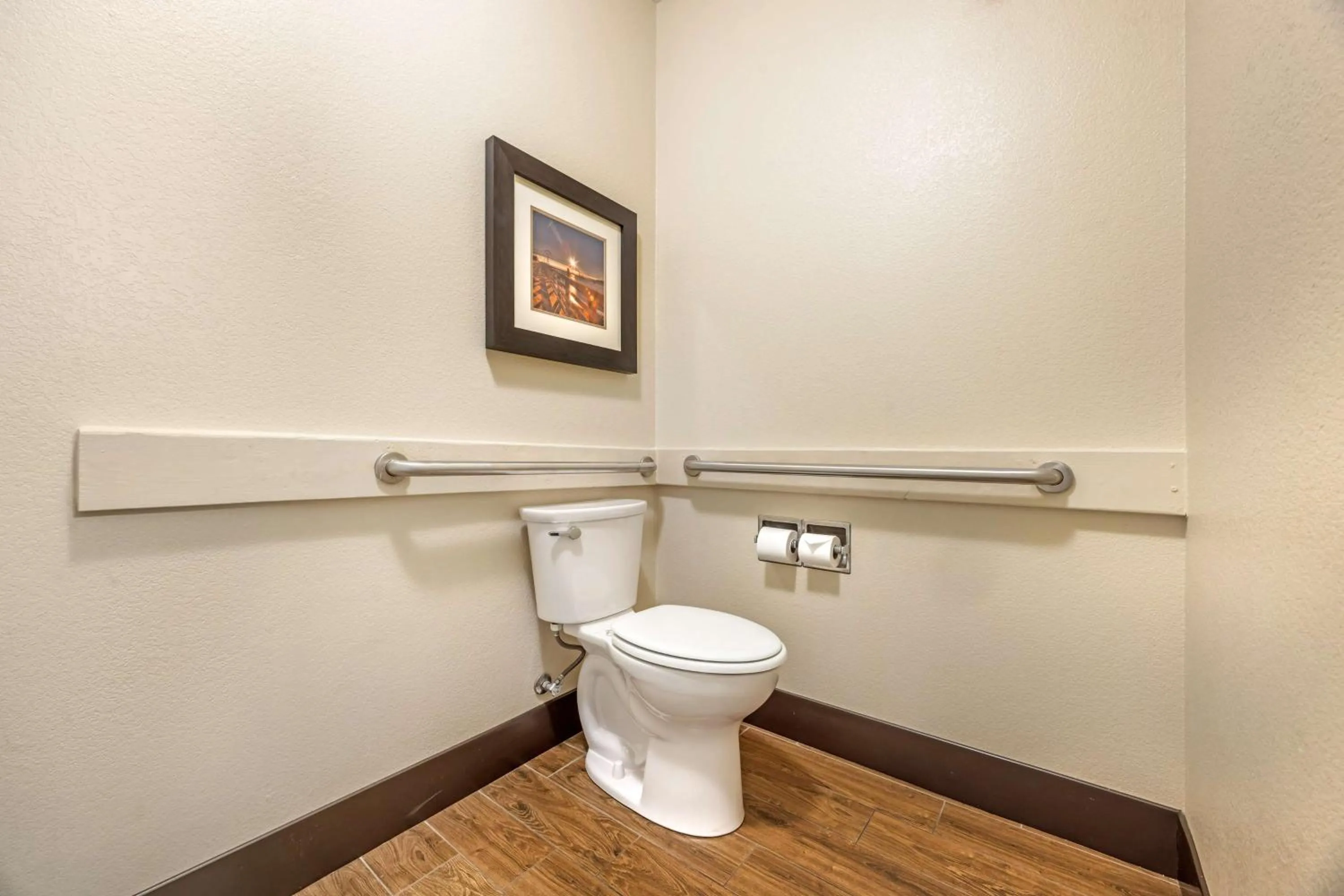 Bathroom in Best Western Columbia River Waterfront Hotel Astoria