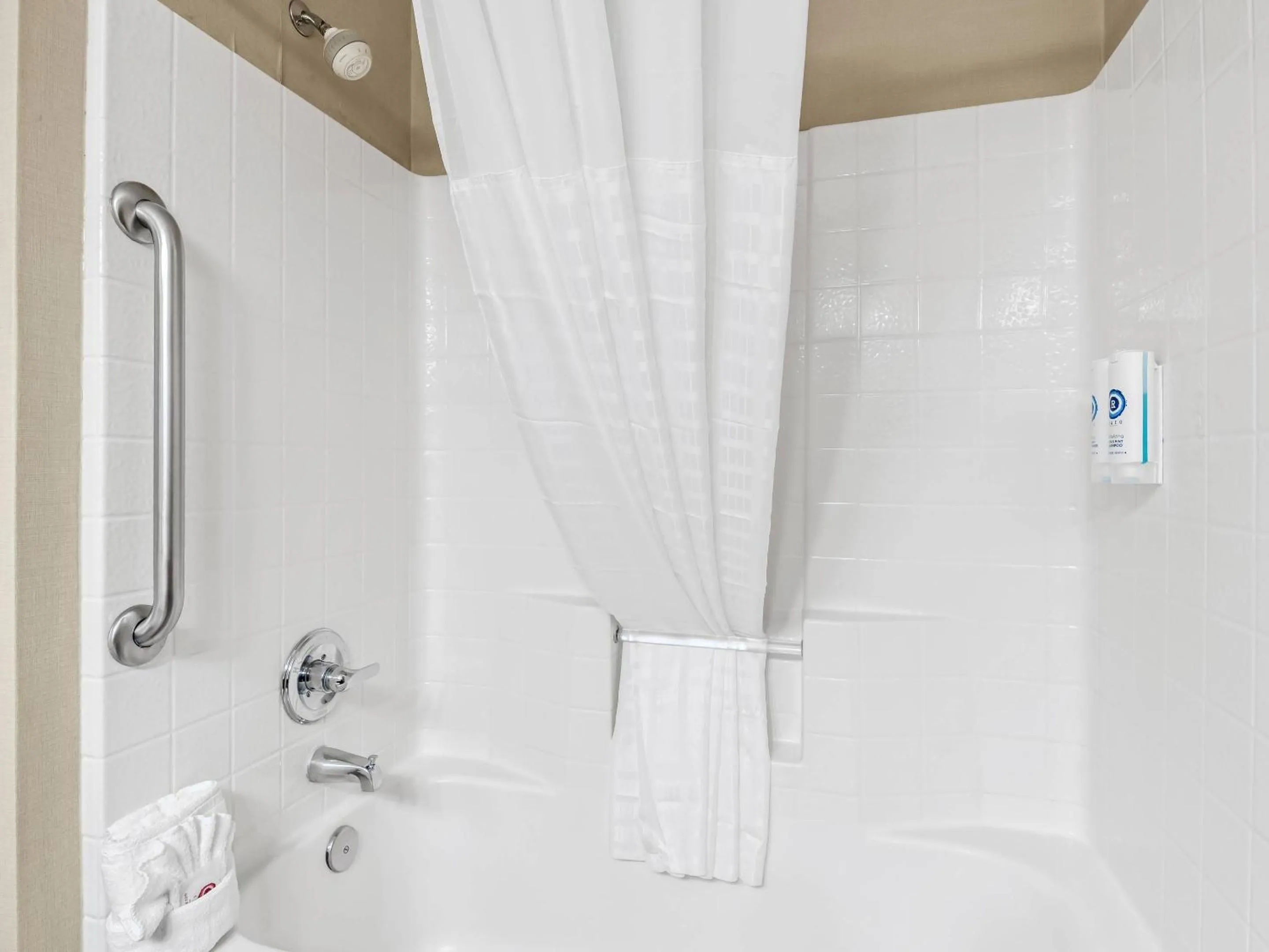 Bedroom in Comfort Suites Linn County Fairground and Expo