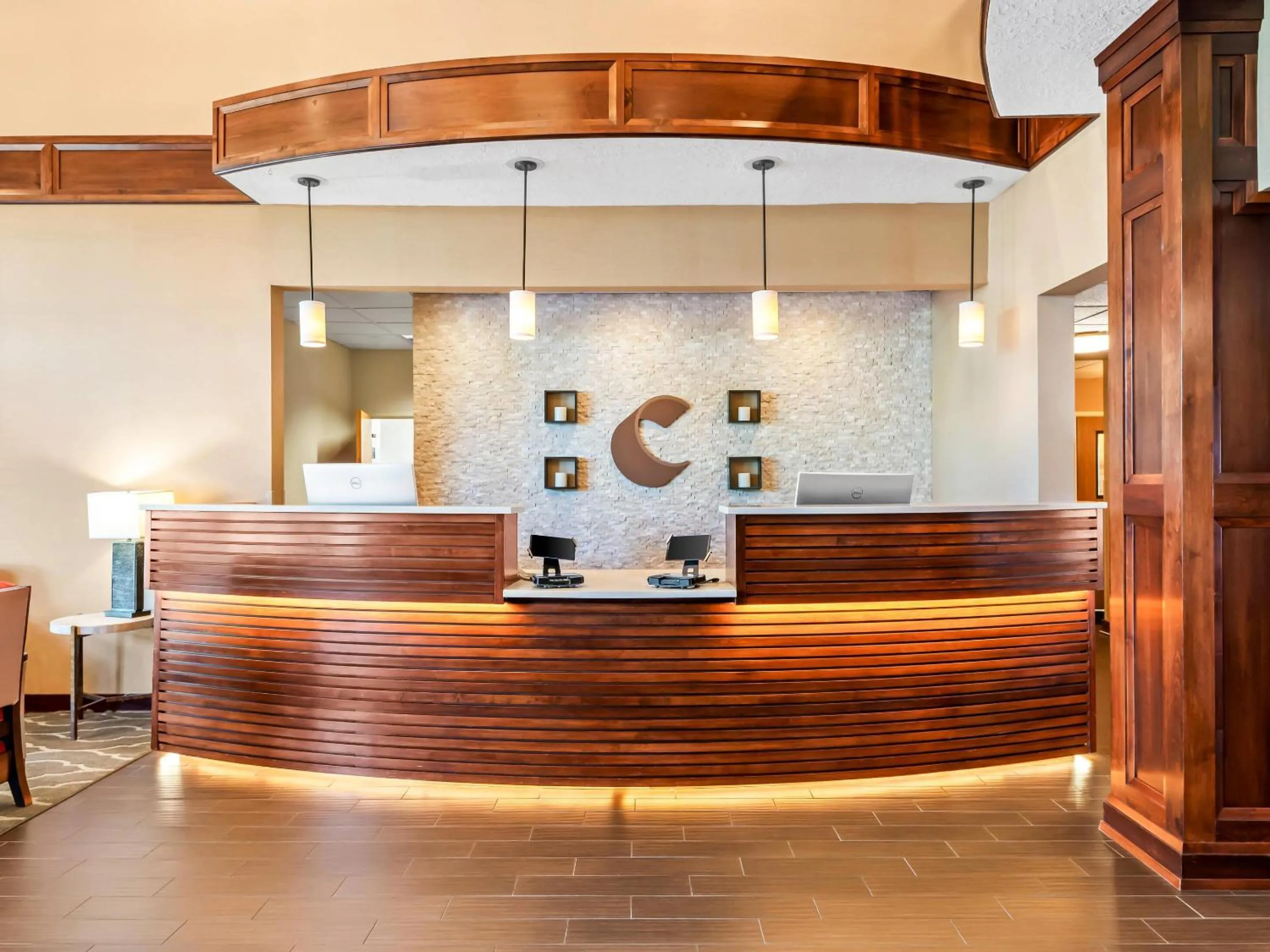 Lobby or reception in Comfort Suites Linn County Fairground and Expo