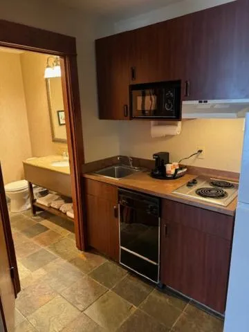 Bed in Comfort Inn & Suites Lincoln City