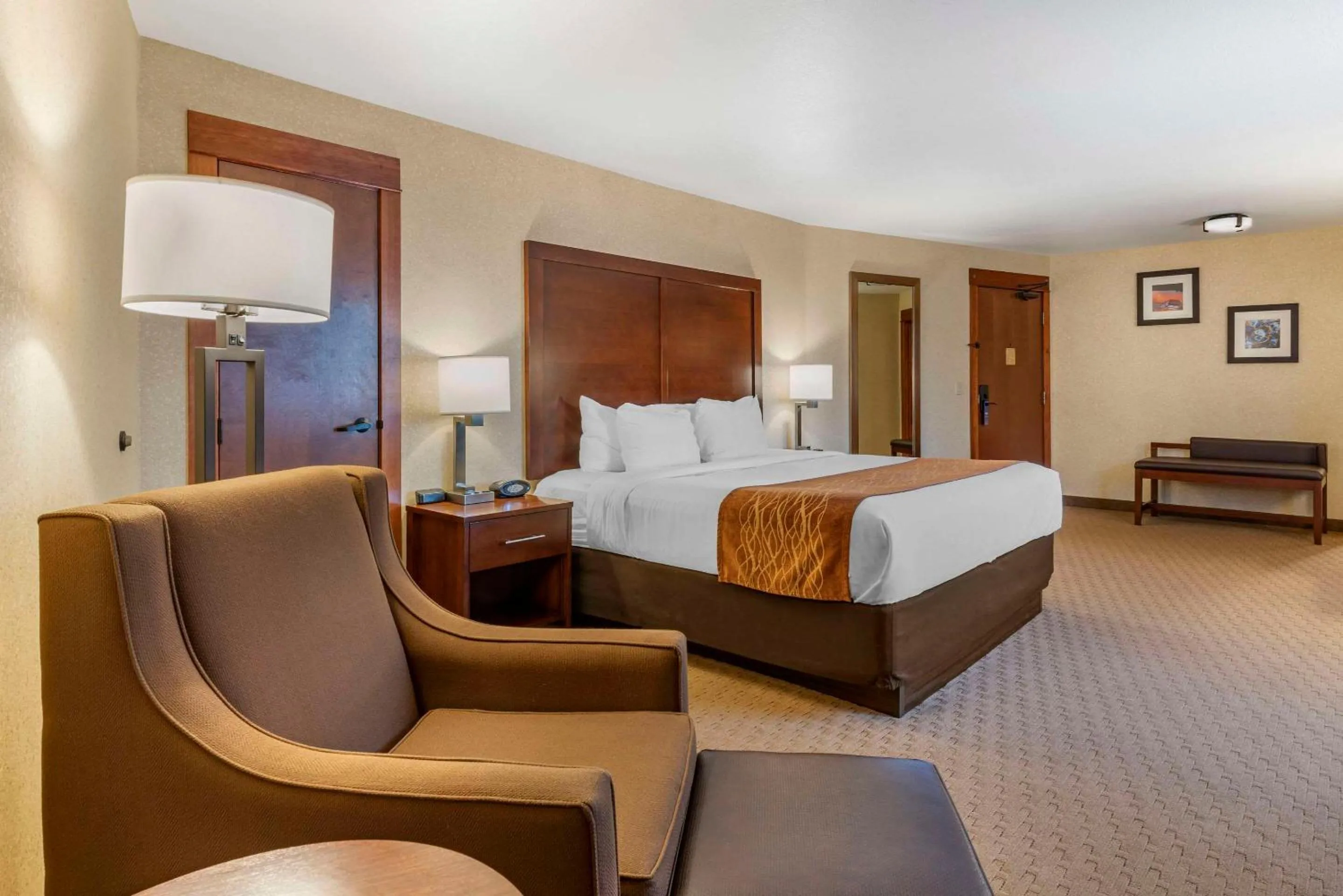 Bedroom, Bed in Comfort Inn & Suites Lincoln City