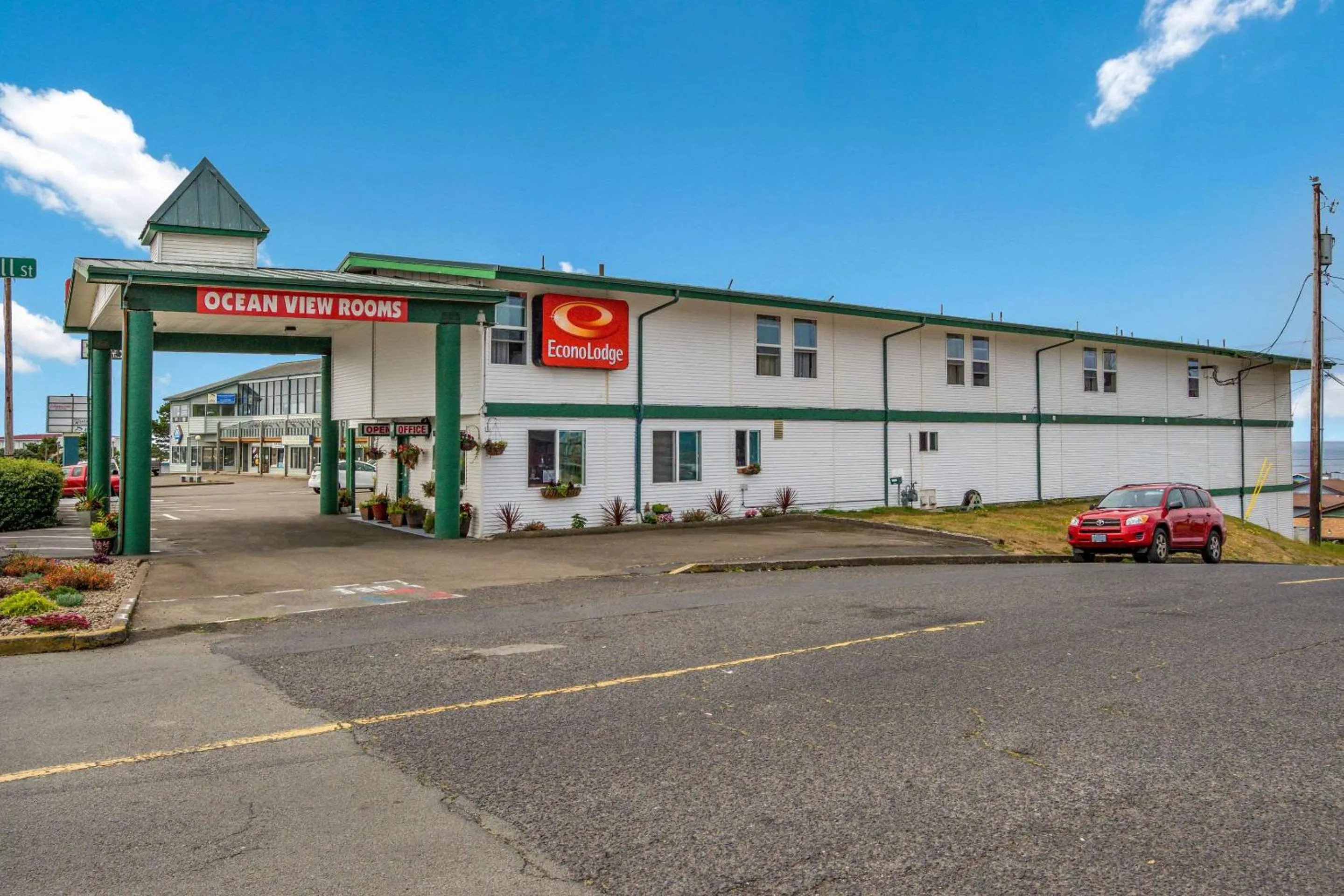 Property building in Econo Lodge Newport
