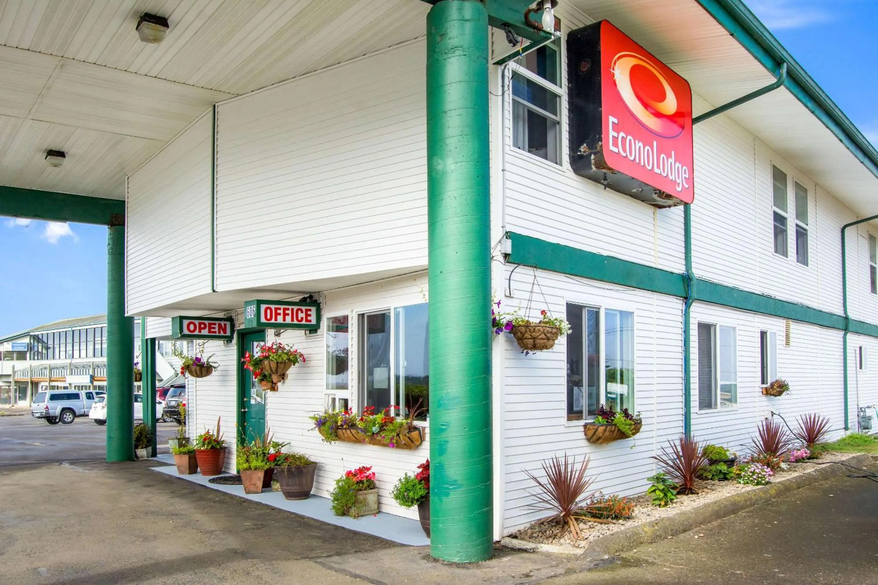 Property building in Econo Lodge Newport