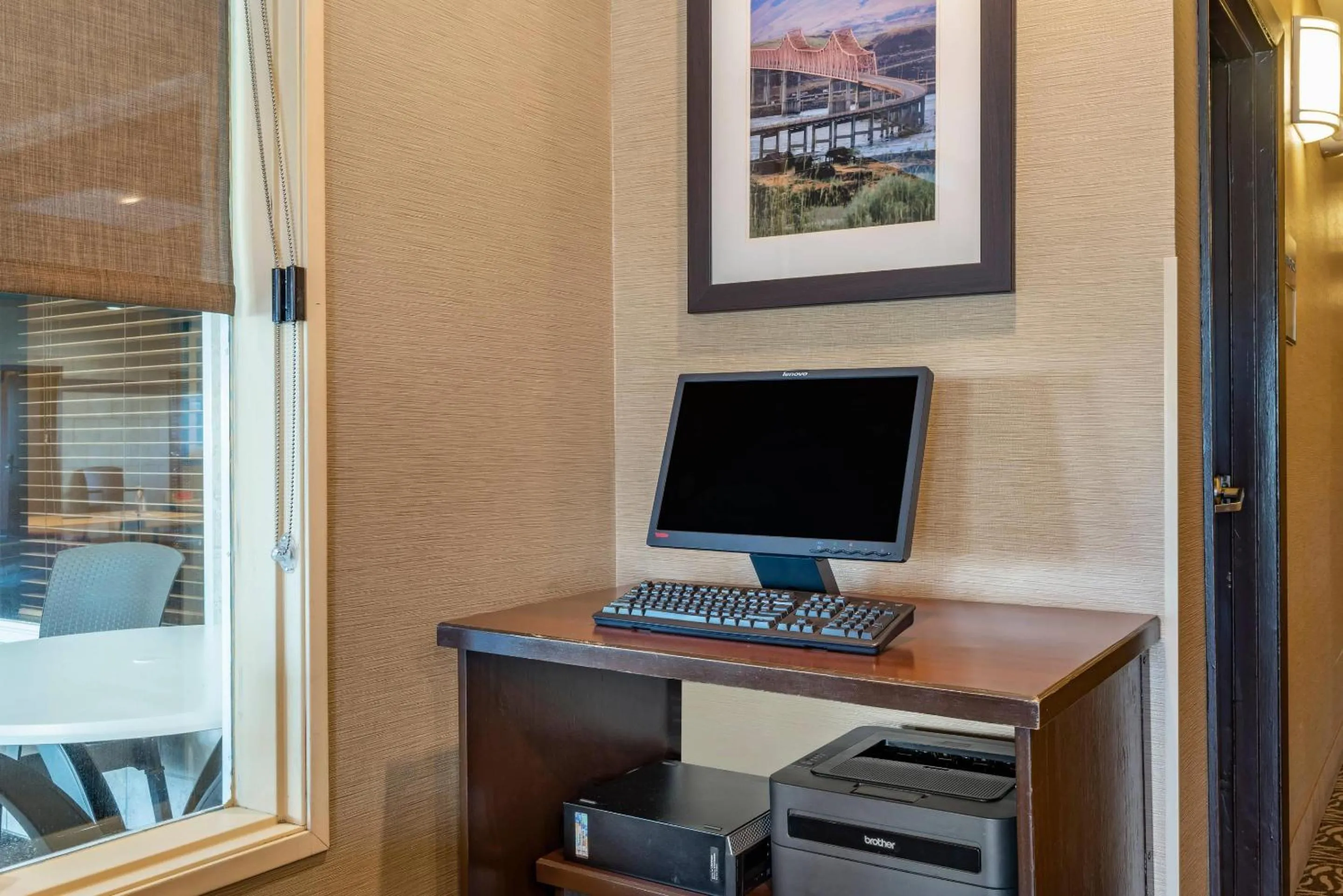 Business facilities in Comfort Inn Columbia Gorge