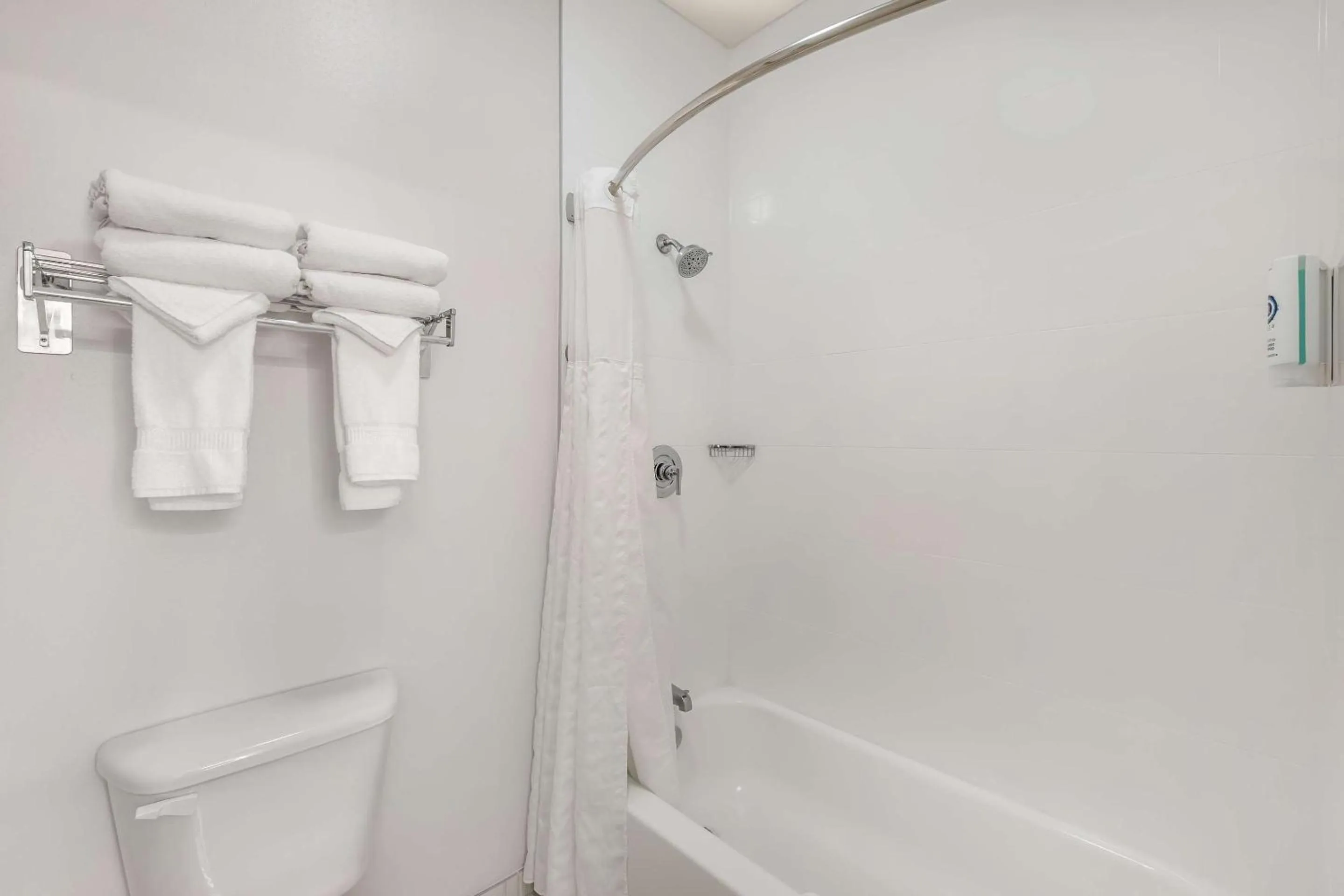 Bedroom in Comfort Suites Redmond Airport