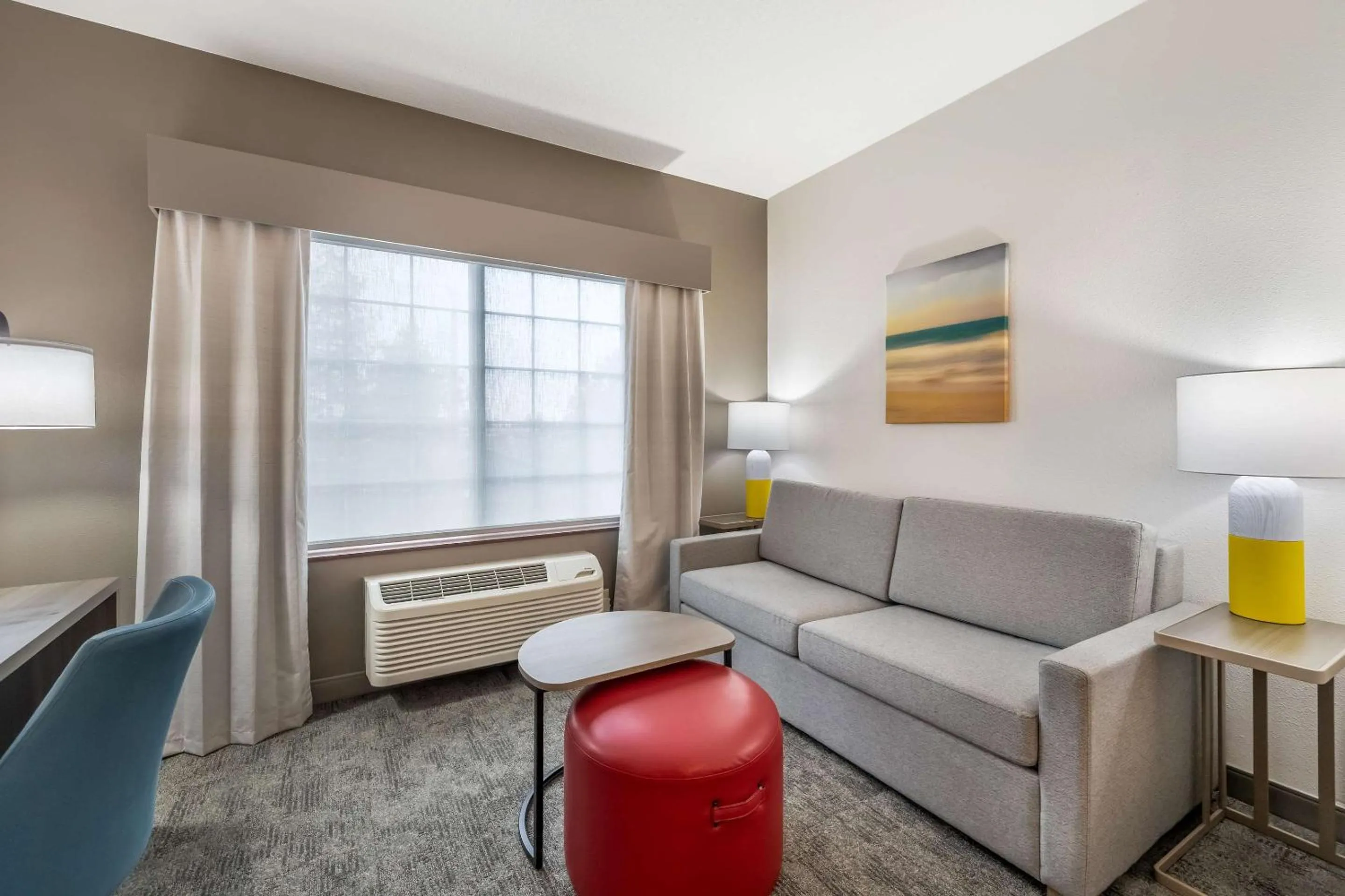 Bedroom in Comfort Suites Redmond Airport