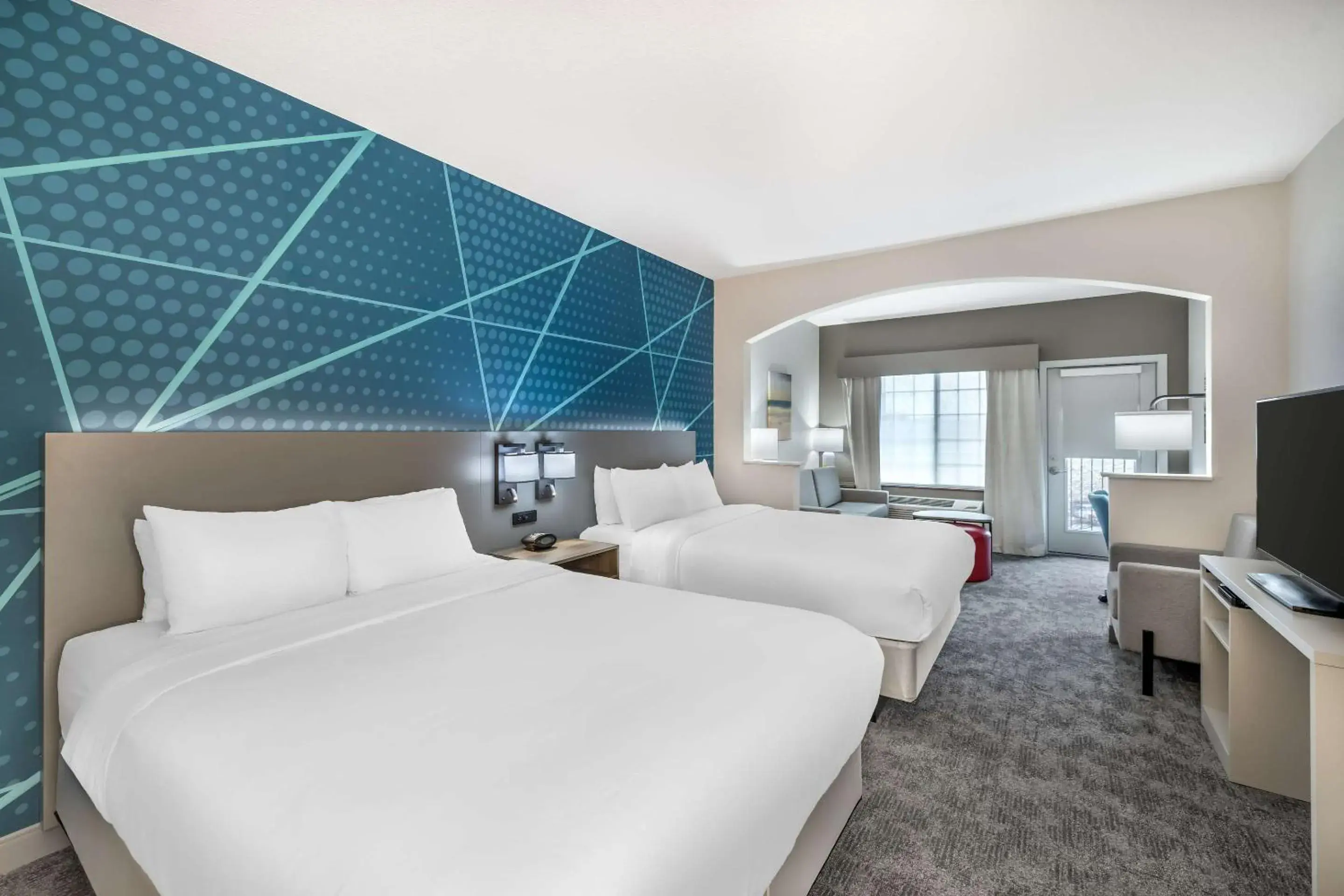 Deluxe Queen Suite with Two Queen Beds with Sofa Bed - Non-Smoking in Comfort Suites Redmond Airport Deluxe Queen Suite with Two Queen Beds with Sofa Bed - Non-Smoking in Comfort Suites Redmond Airport