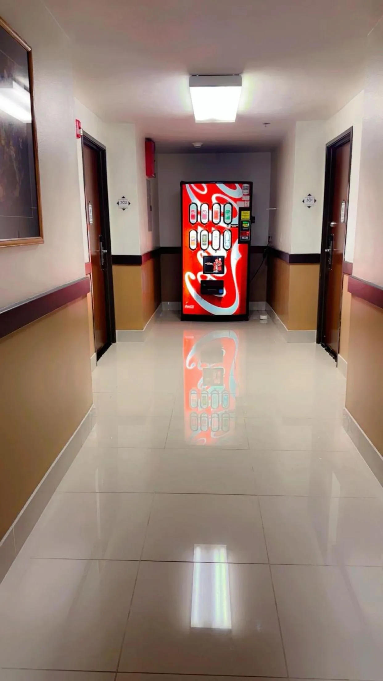 vending machine in Bridgeway Inn & Suites - Portland Airport