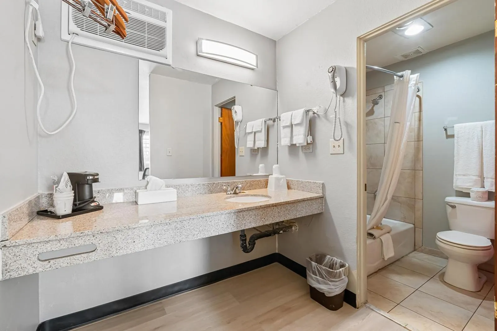 Bathroom in Super 8 by Wyndham Ontario