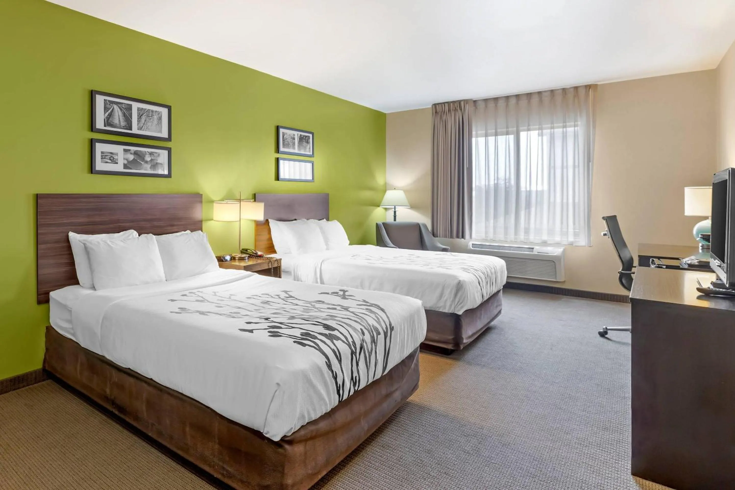 Bedroom, Bed in Sleep Inn & Suites Redmond