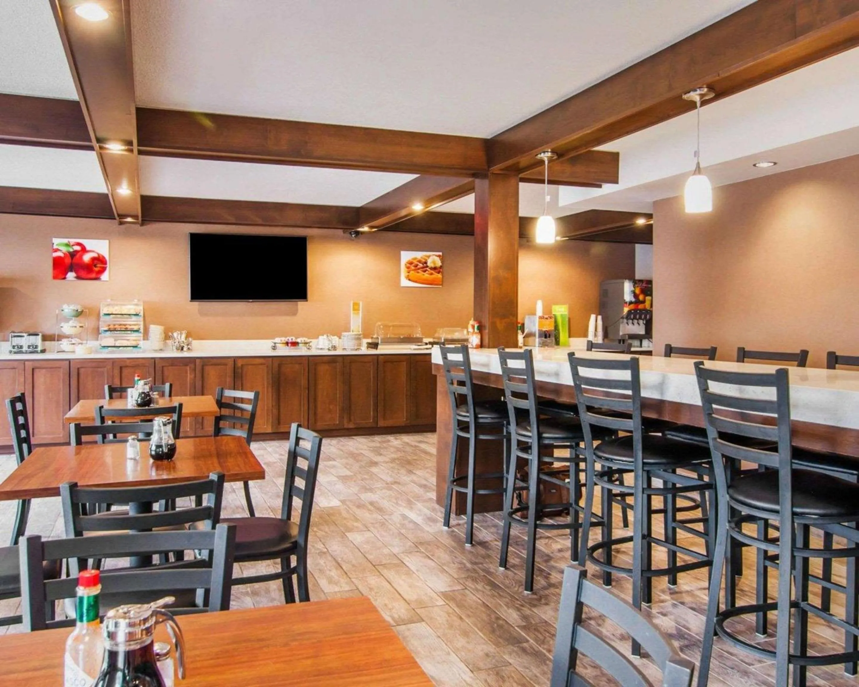 Restaurant/Places to Eat in Quality Inn Tigard Portland Southwest