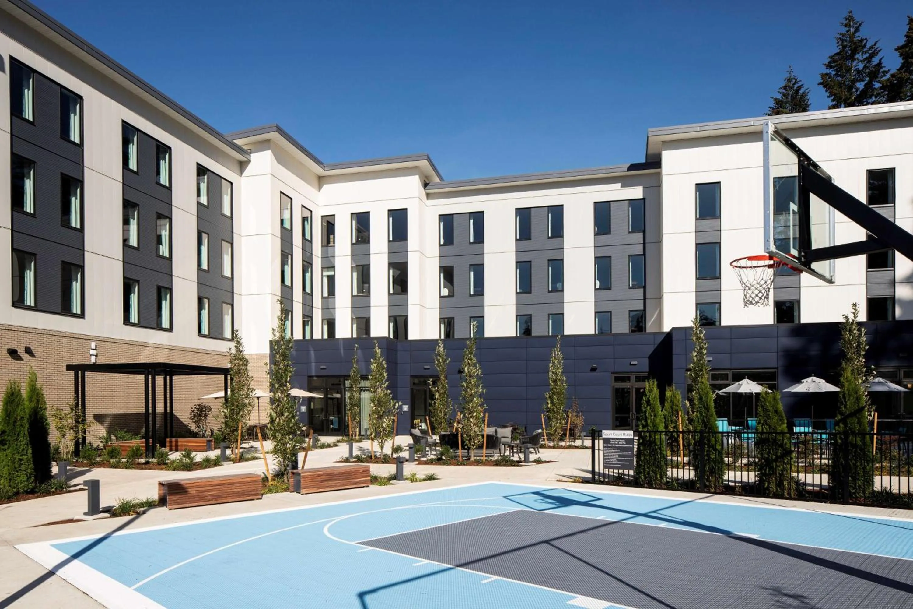 Property building in Hilton Garden Inn Wilsonville Portland
