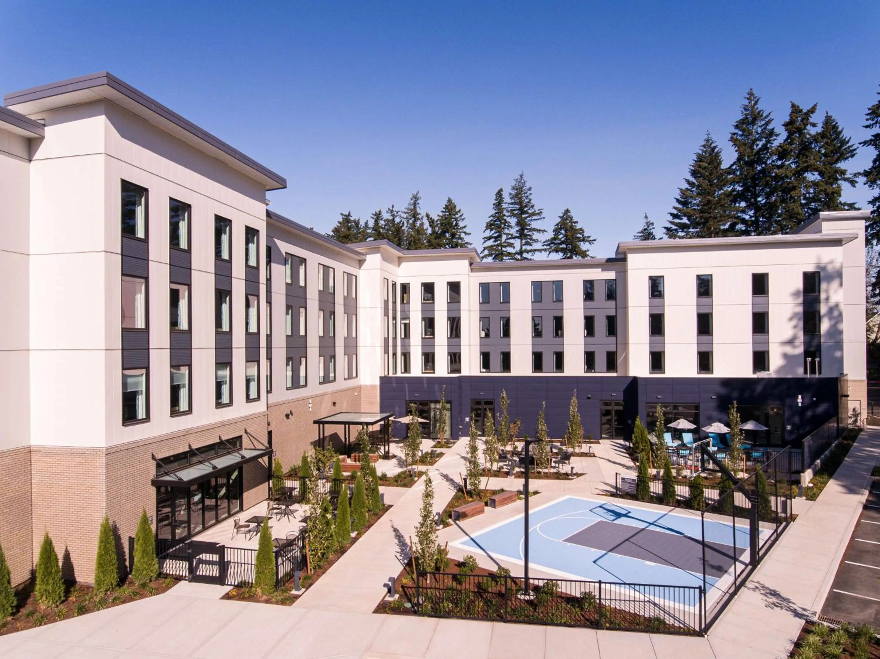 Property building in Hilton Garden Inn Wilsonville Portland