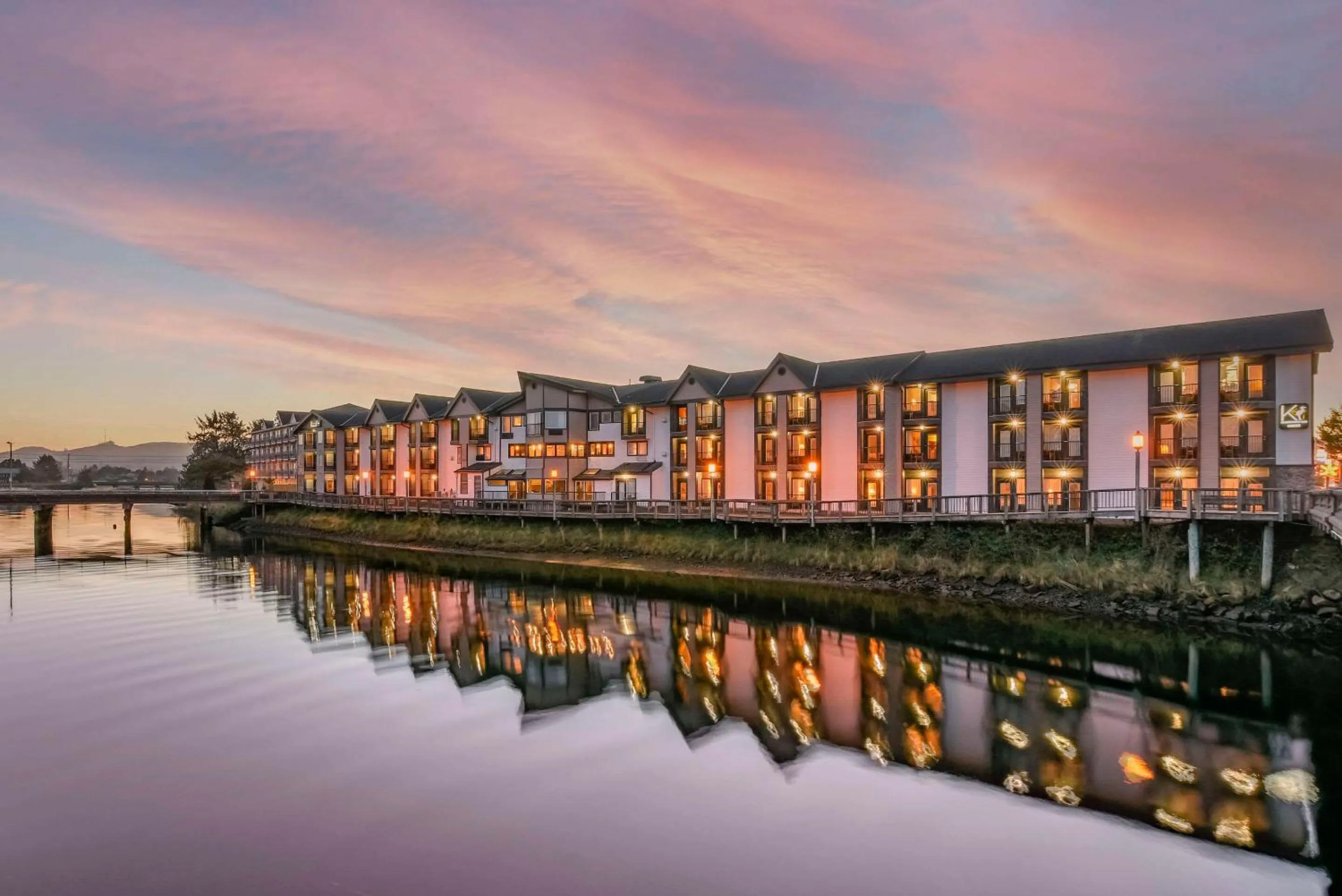 Property building in Kathryn Riverfront Inn, an Ascend Collection Hotel