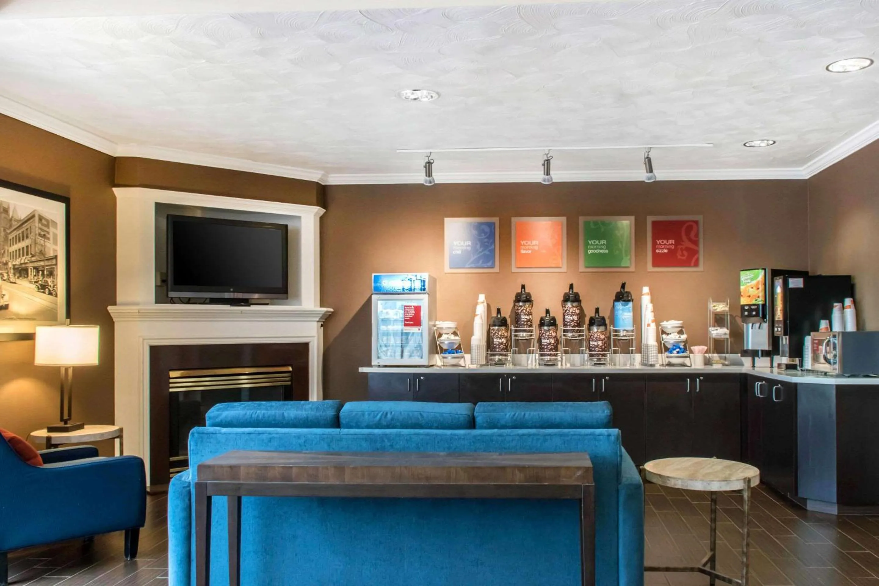 Breakfast in Comfort Suites Scranton near Montage Mountain