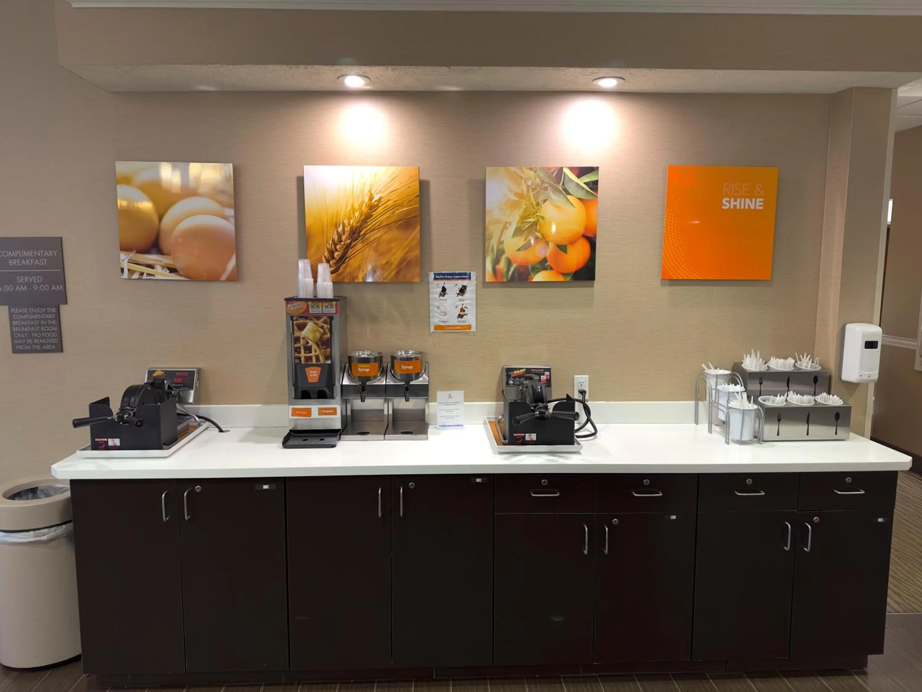 Breakfast in Comfort Suites Scranton near Montage Mountain