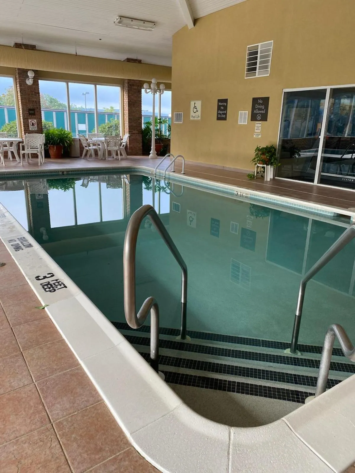 Pool view in Comfort Suites Scranton near Montage Mountain
