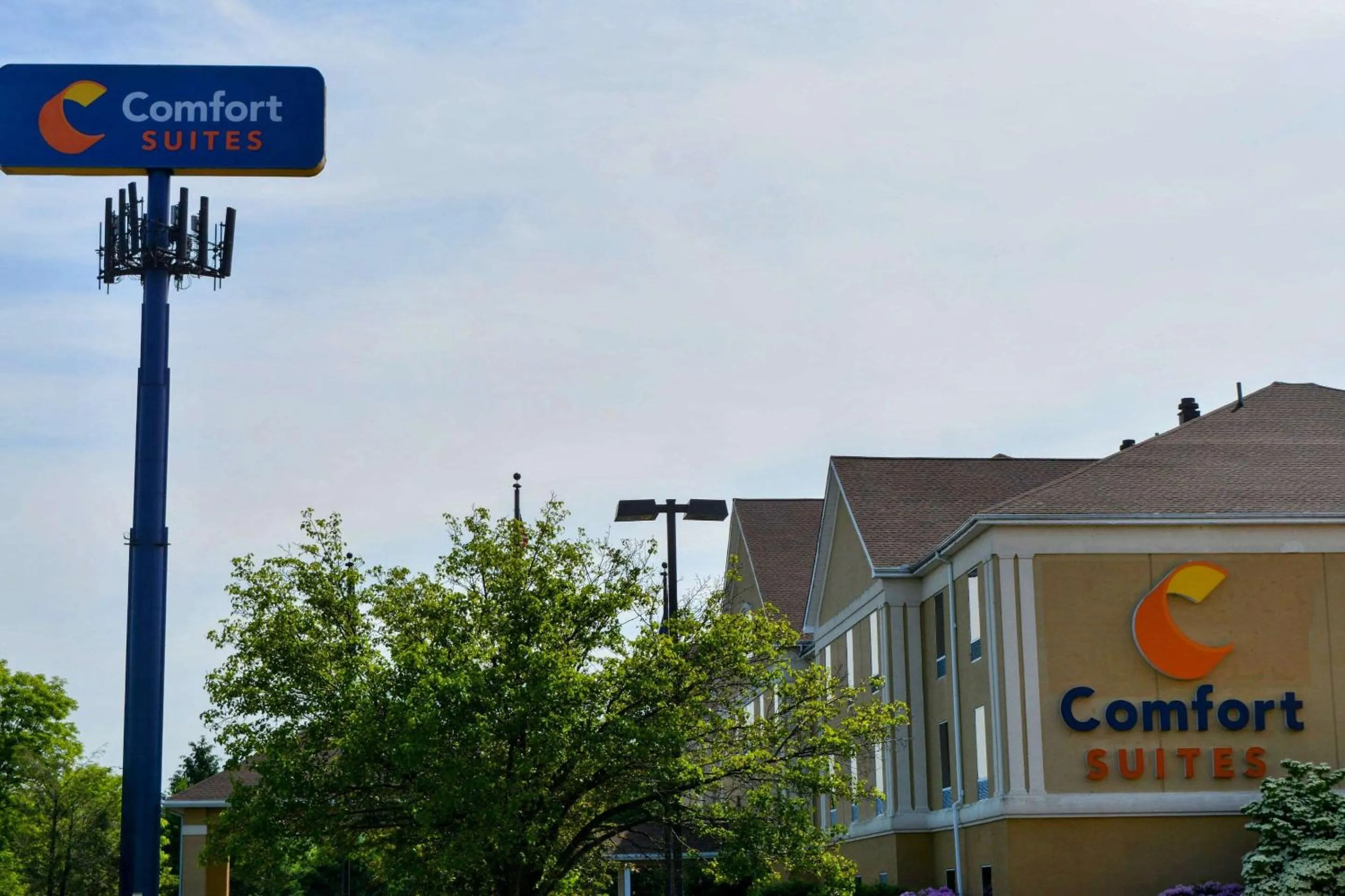 Property building in Comfort Suites Scranton near Montage Mountain