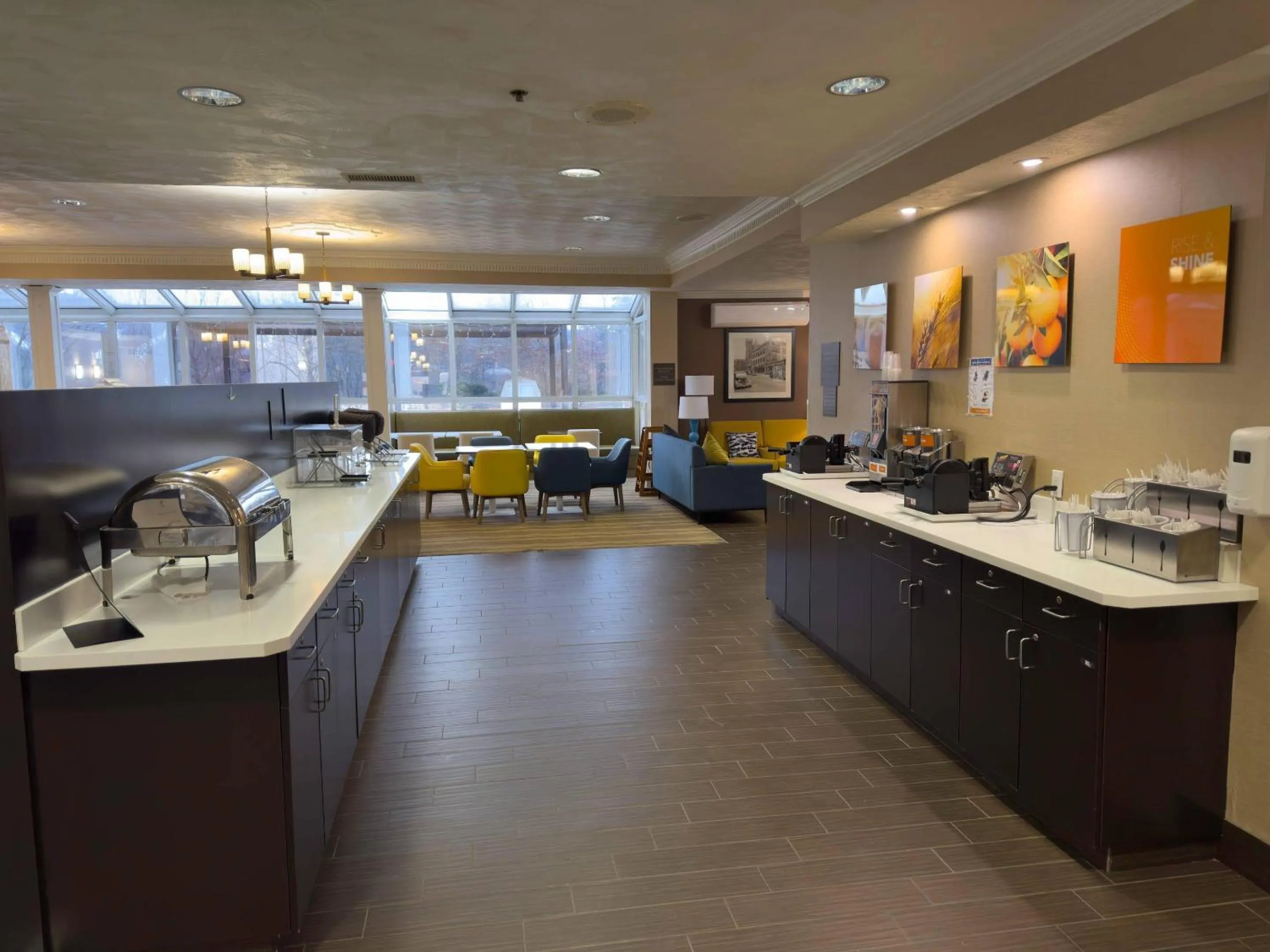 Breakfast in Comfort Suites Scranton near Montage Mountain