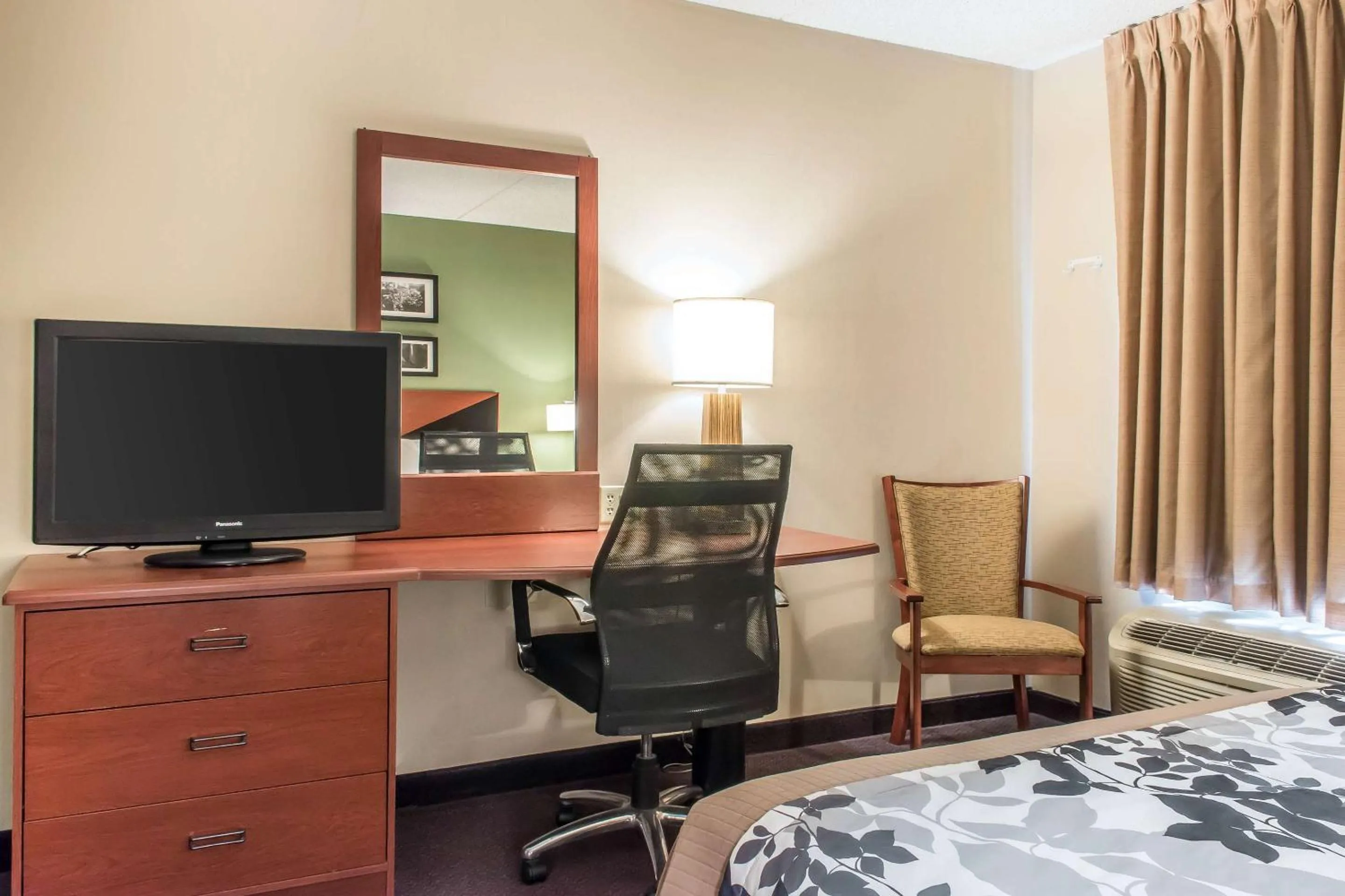 Bedroom, Bed in Sleep Inn & Suites of Lancaster County
